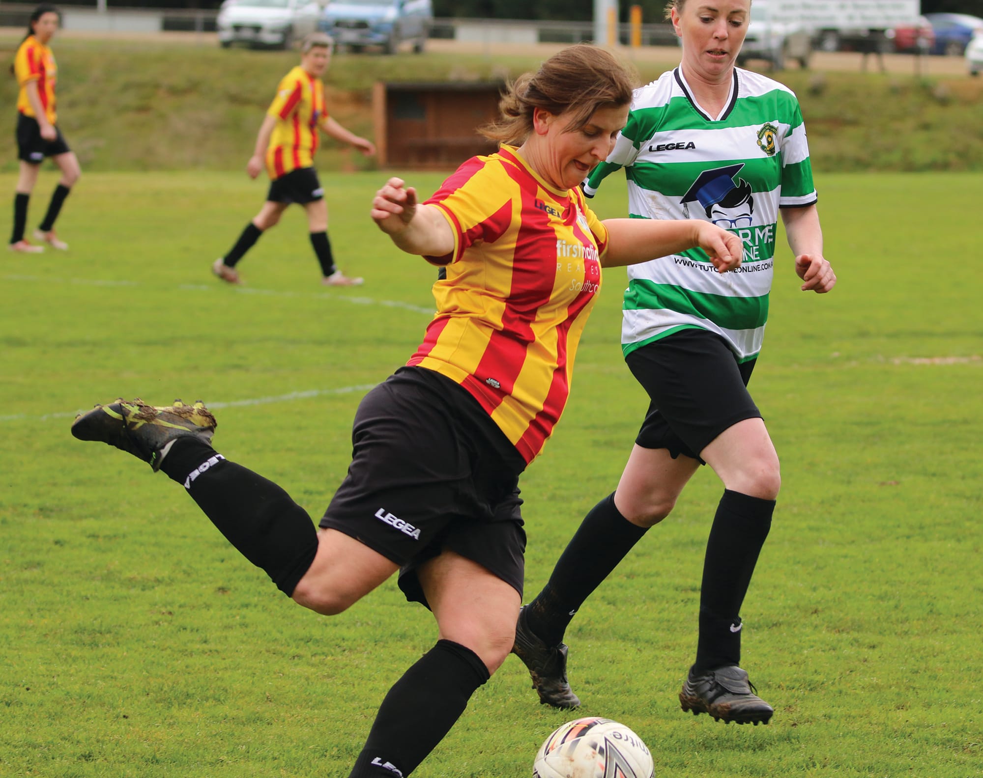 Inverloch’s Michelle Isles kept the ball moving at a fast pace against Mirboo North.
