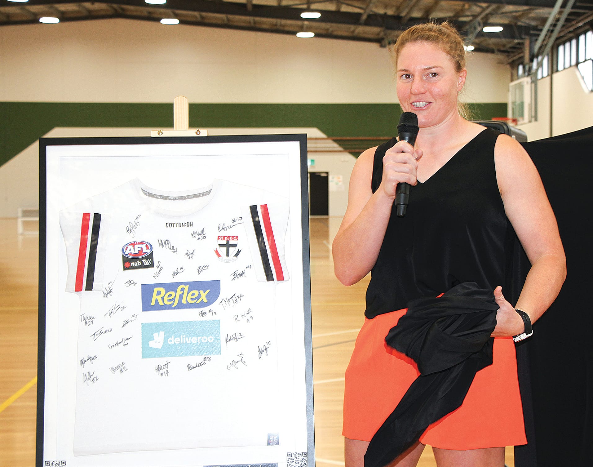 St Kilda and Hawthorn AFL women’s footballer Tamara Luke is a Dennis Vague sporting alumni at Bass Coast S.C. B26_5124