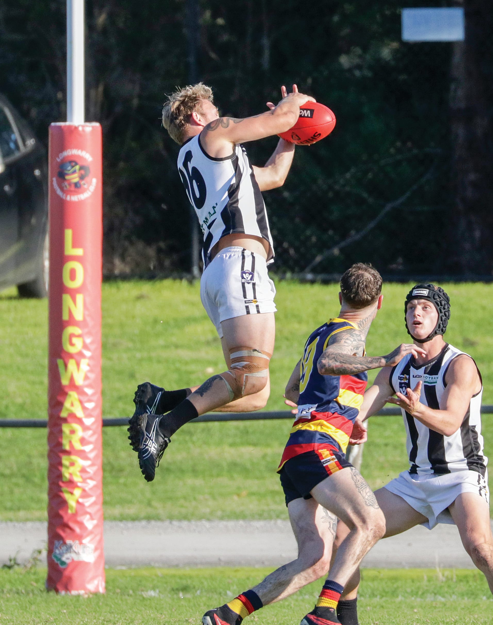 A flying mark for the Magpie’s Charlie Koscal on Saturday. Photo: Jeff Tull.
