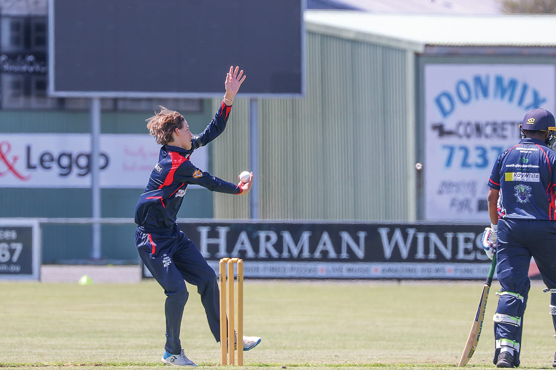 Bowler Cooper Newman scored eight overs in round four against MDU. Z34_4424