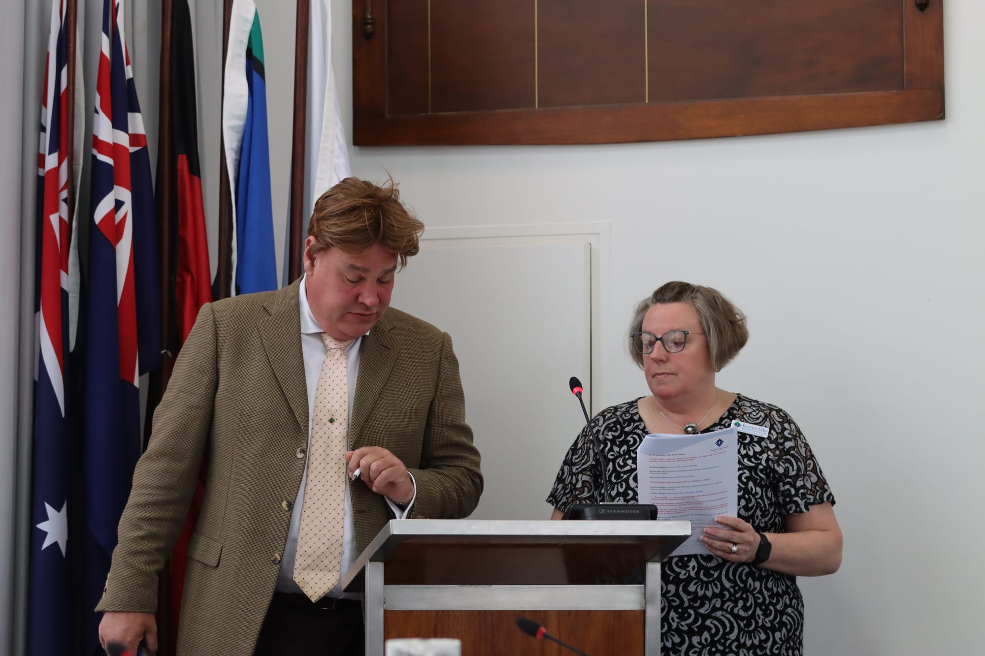 Cr Scott Rae is sworn in by CEO Kerryn Ellis.