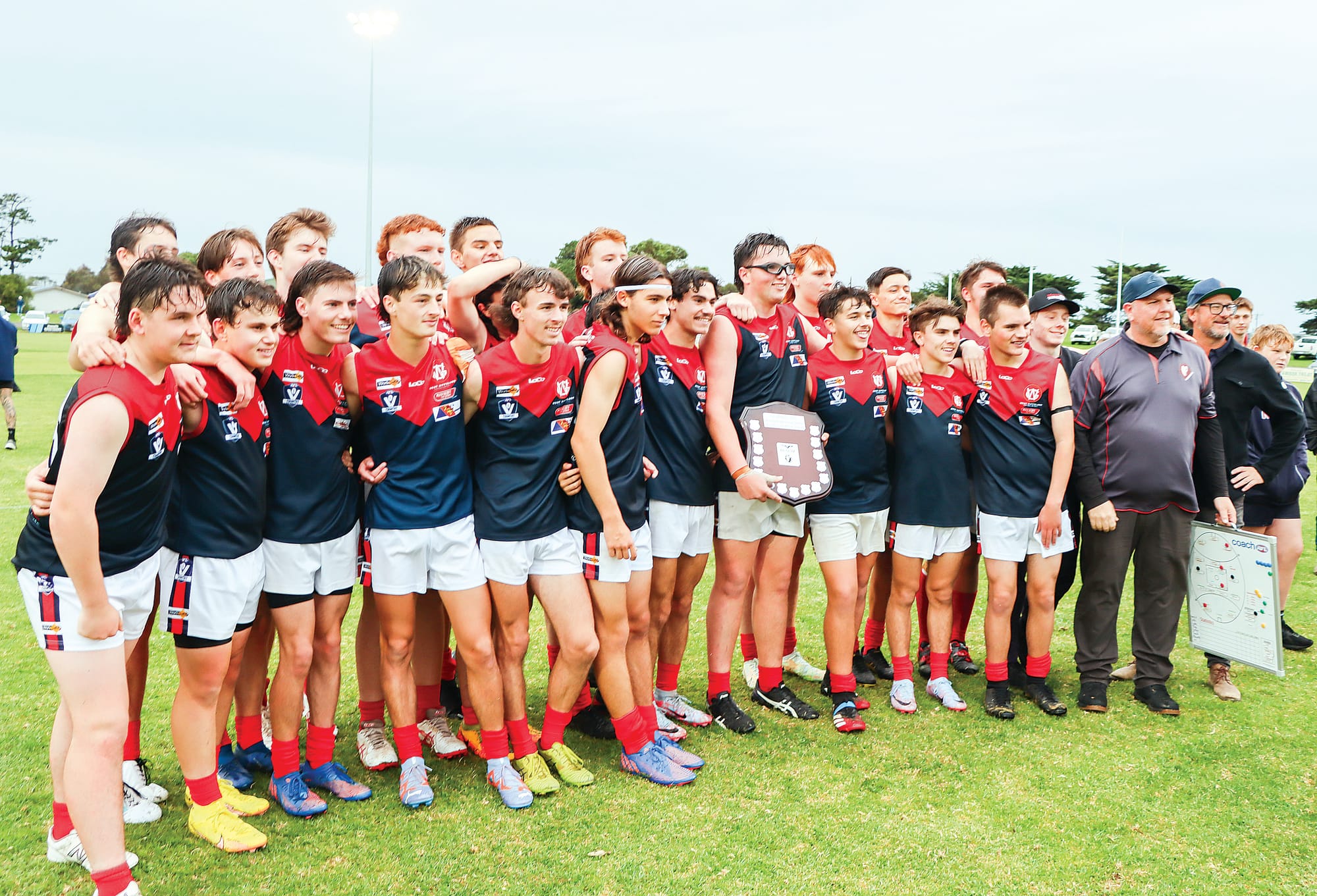 Koo Wee Rup celebrates winning the Campbell Ion trophy. A38_1623