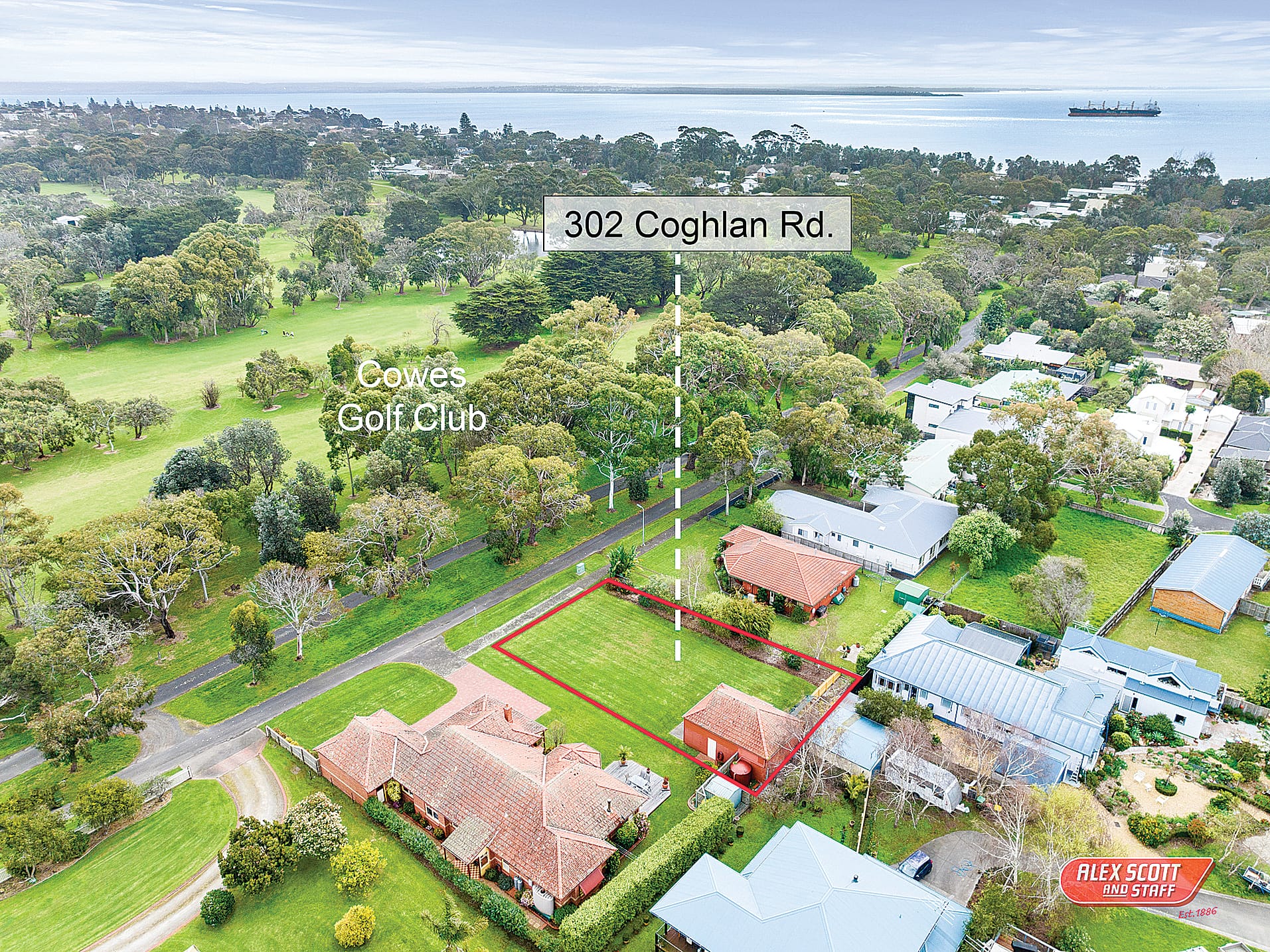 Blank canvas in walking distance to Silverleaves Beach