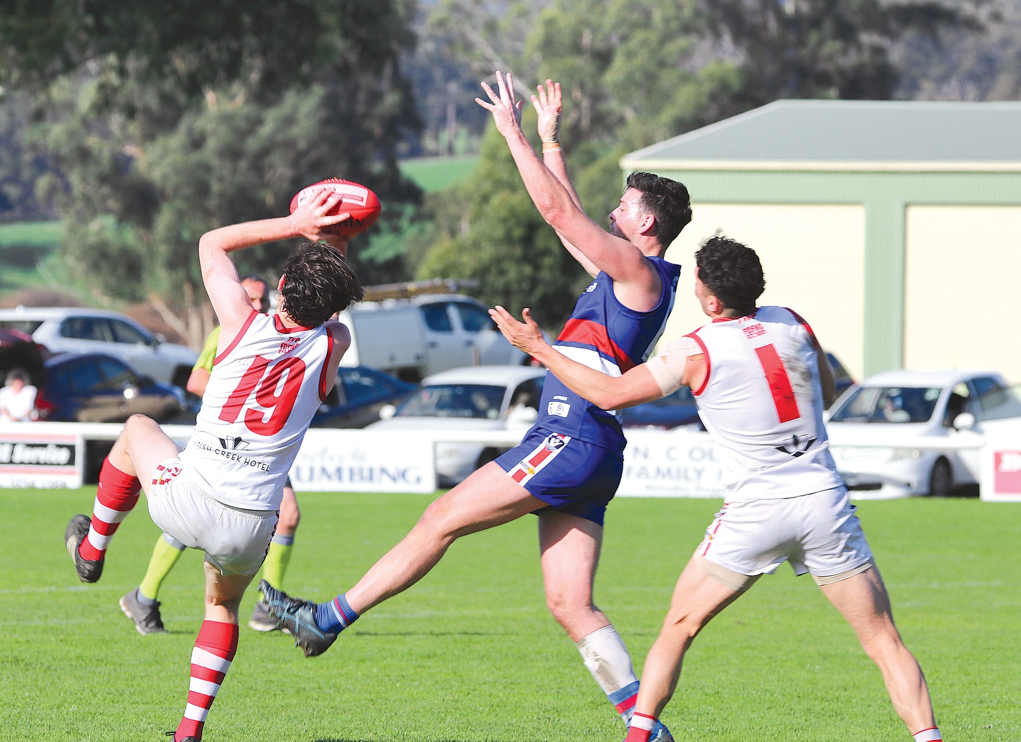 Jack Hayes takes a mark against Newborough in the qualifying final. Z17_3623