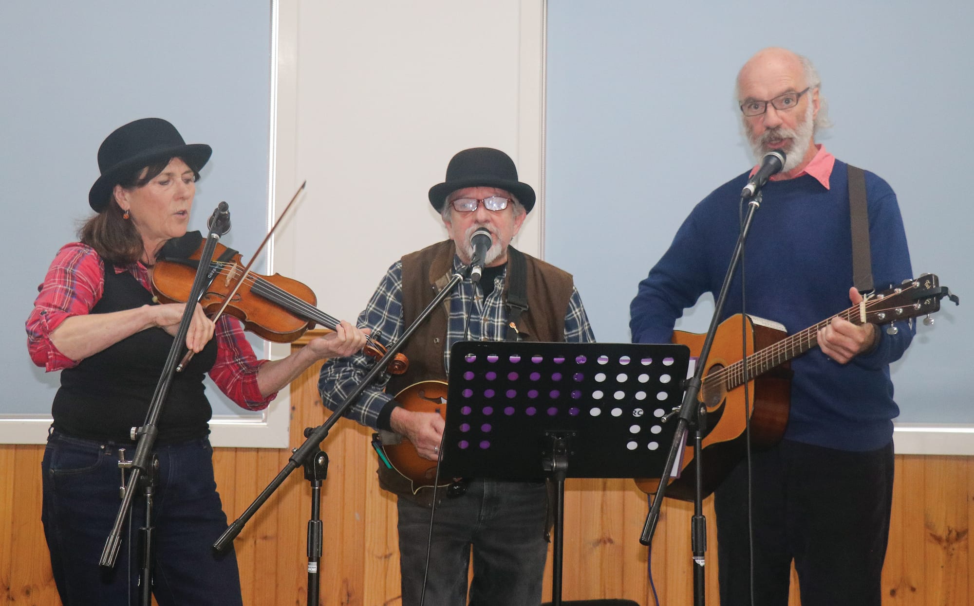 Keachange performed live at the Wonthaggi Neighbourhood Centre at Mitchell House. Z32_3323 