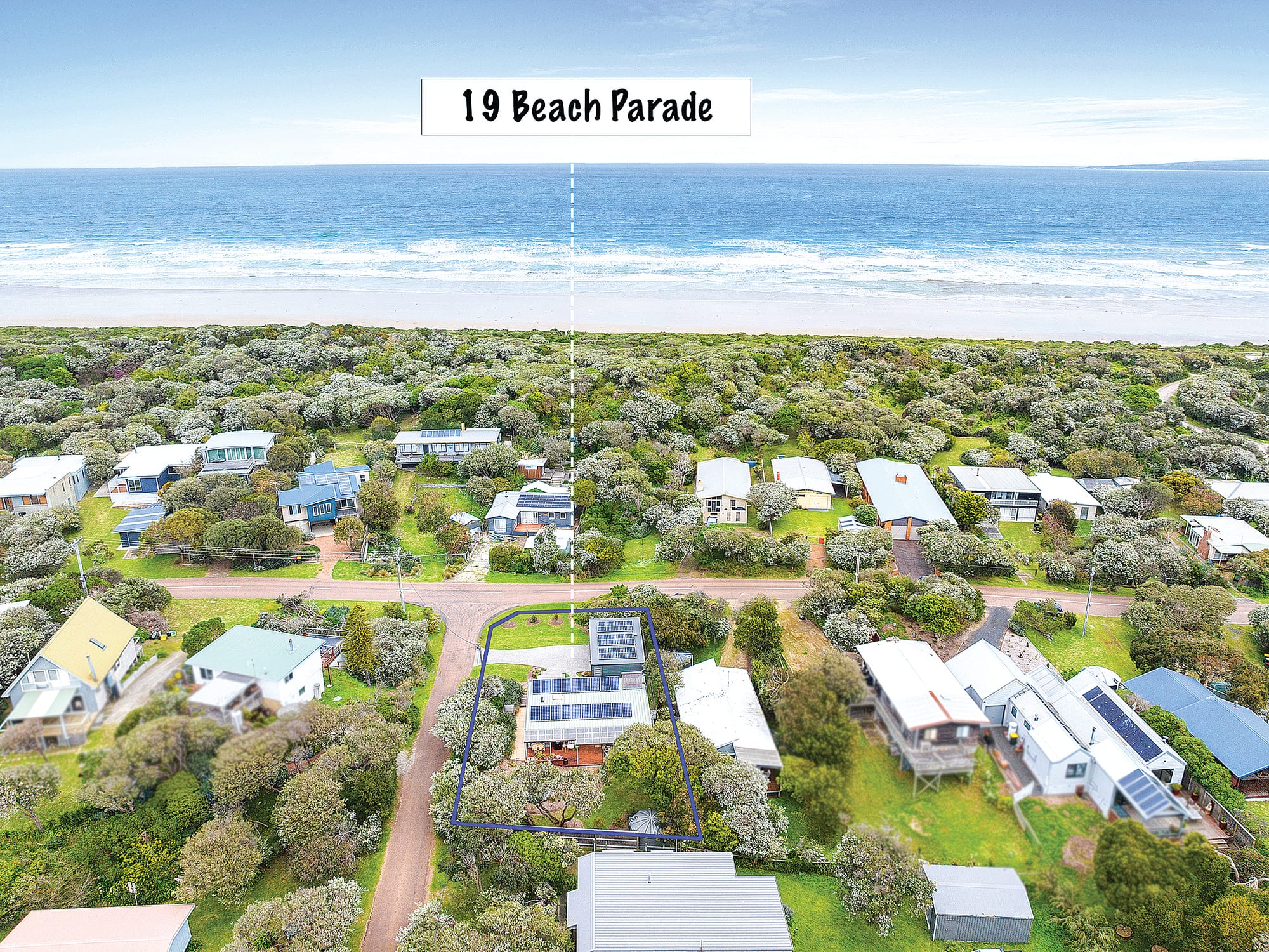 Beachside luxury – modern design meets sustainable features