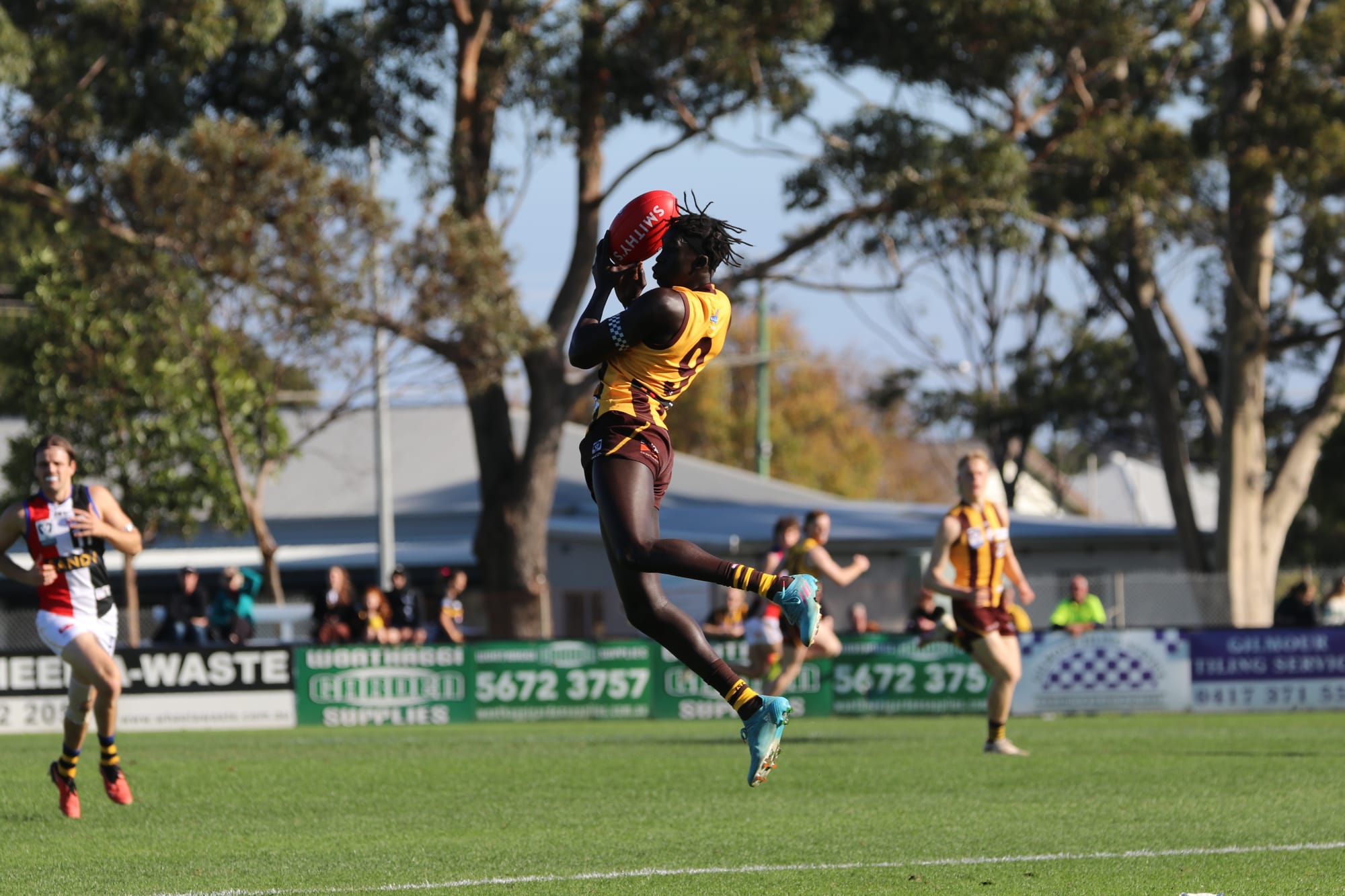 Hawthorn’s defender Changkuoth Jiath takes a mark against VFL Saints at Power’s home ground. 