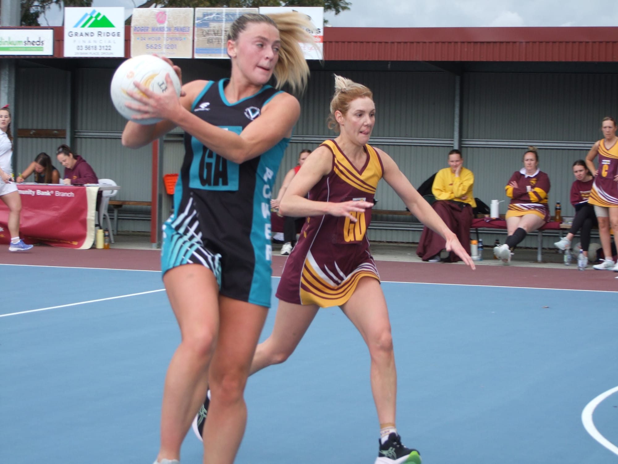 Ellie Bates on the move against Drouin on Saturday but the Hawks protected their 2nd place by winning every quarter.