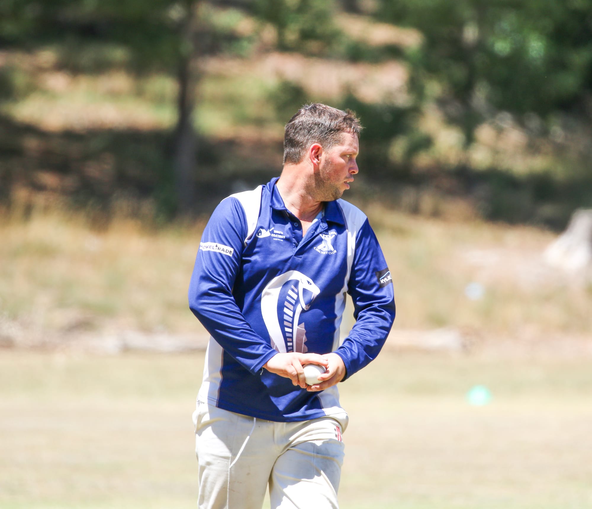 It was a quick drink break for Julian Aeschlimann after partner Ray Edward’s was out for a golden duck. C39_0525