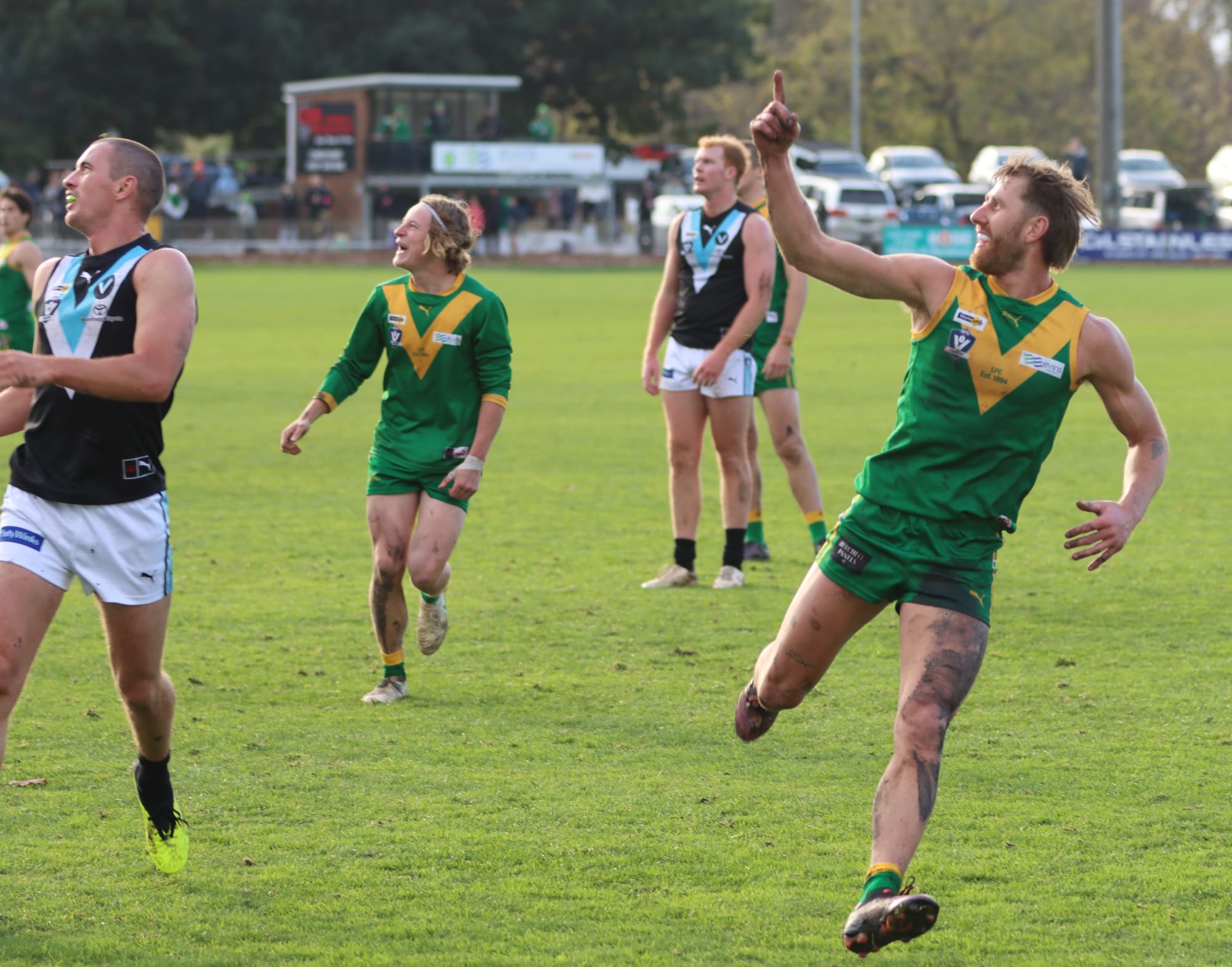 It's raining goals as Parrots swamp Power in 'South Gippsland Showdown'