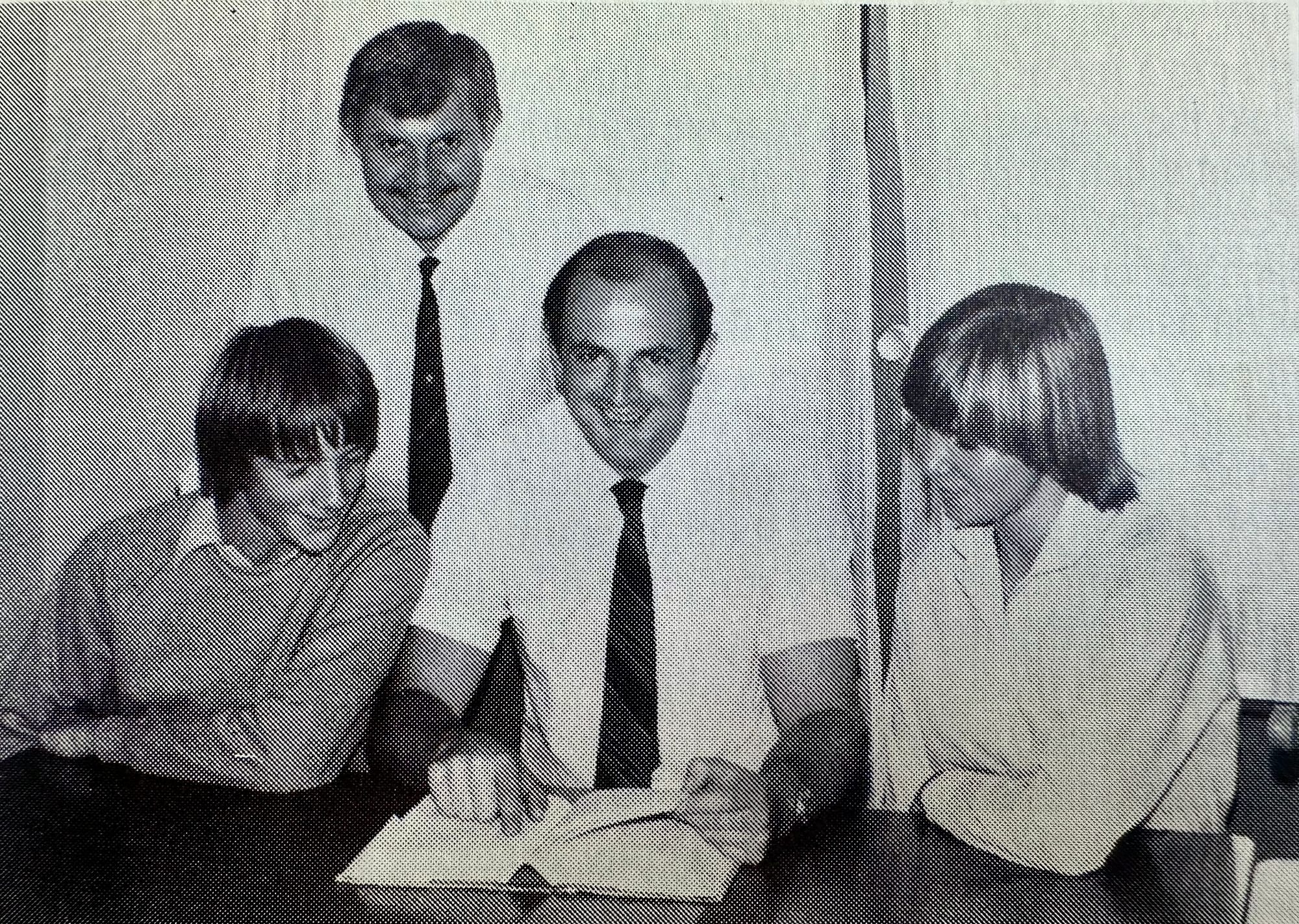Peter Reith with Principal Frank Moore and students Cameron Ashe and Sally Moore in 1985.