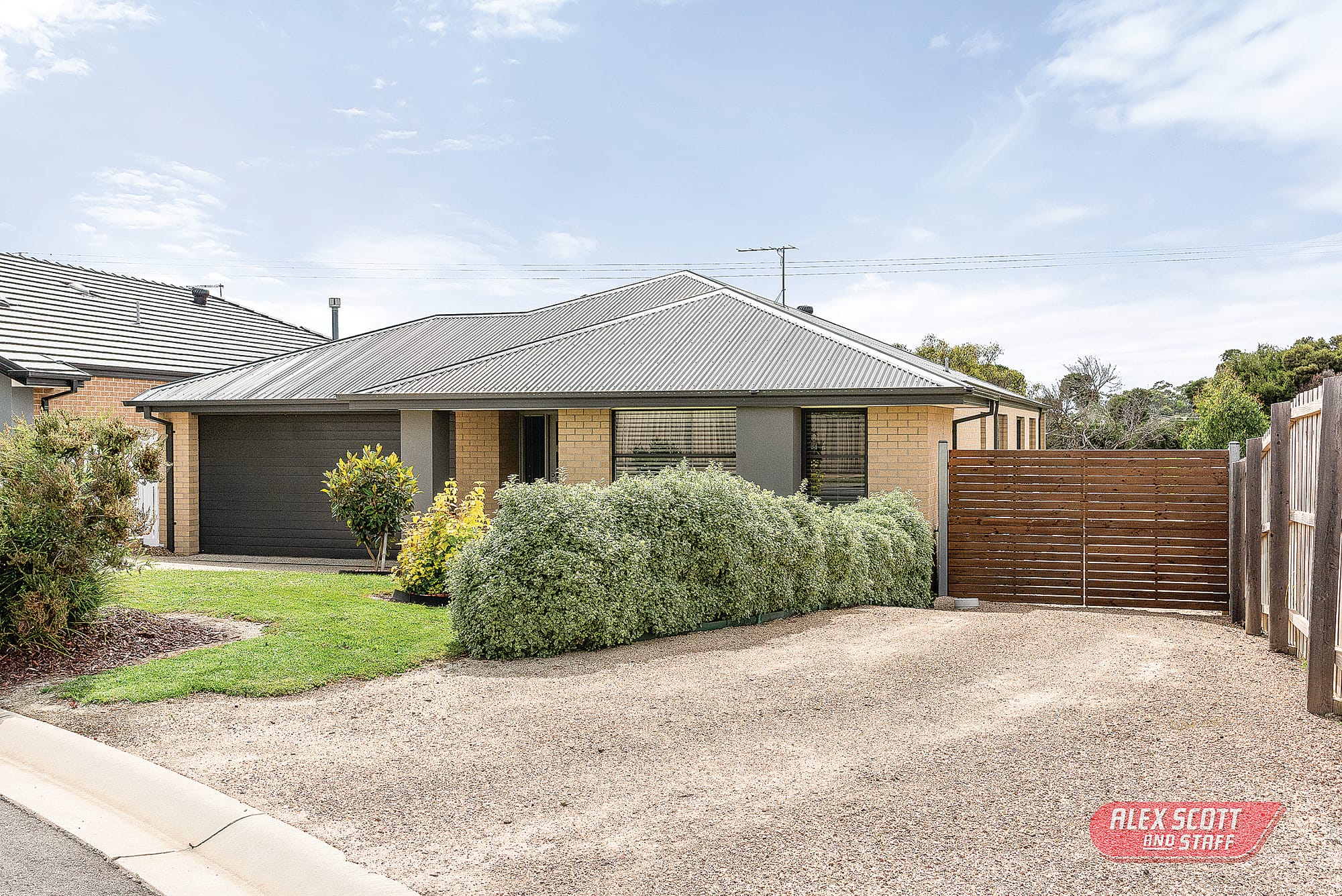 A modern entertainer with space