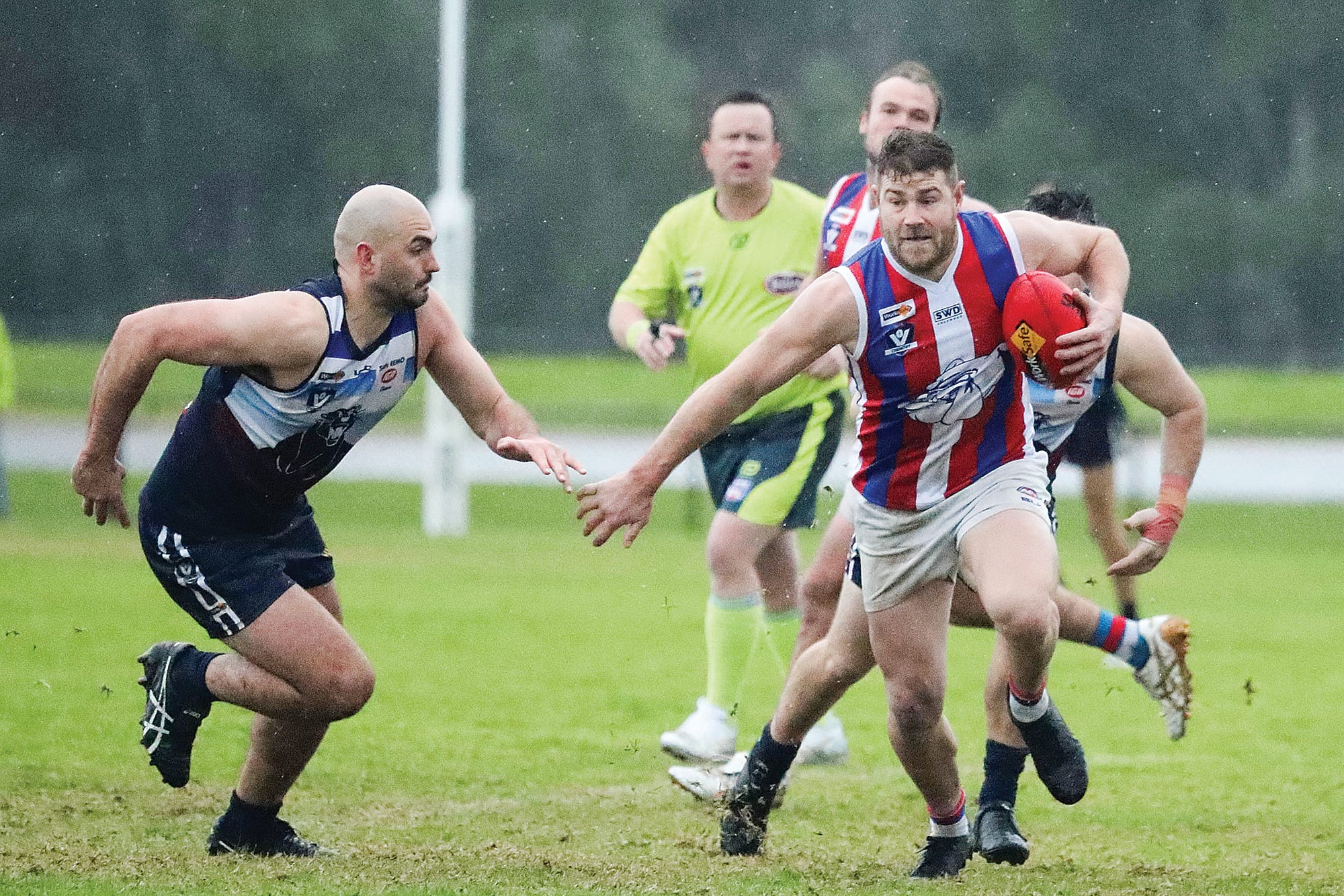 Mark Griffin looks to escape the pack.