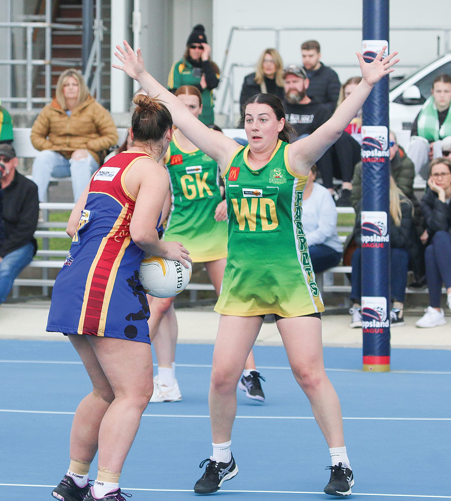 Leongatha’s B Grade wing defence Jaclyn Smith makes progress down the court as difficult for her opponent as possible.