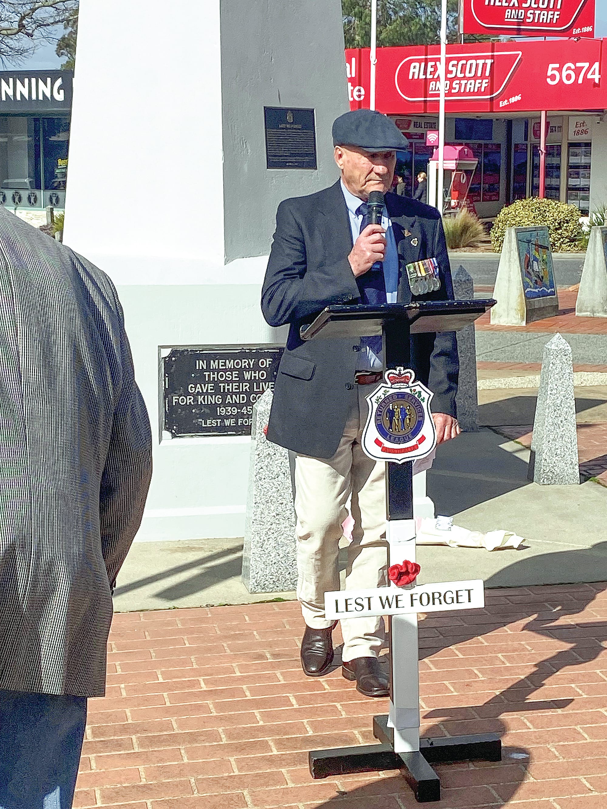 Inverloch RSL Secretary Lindsay Guerin was MC at the Inverloch Vietnam Veterans Day service.