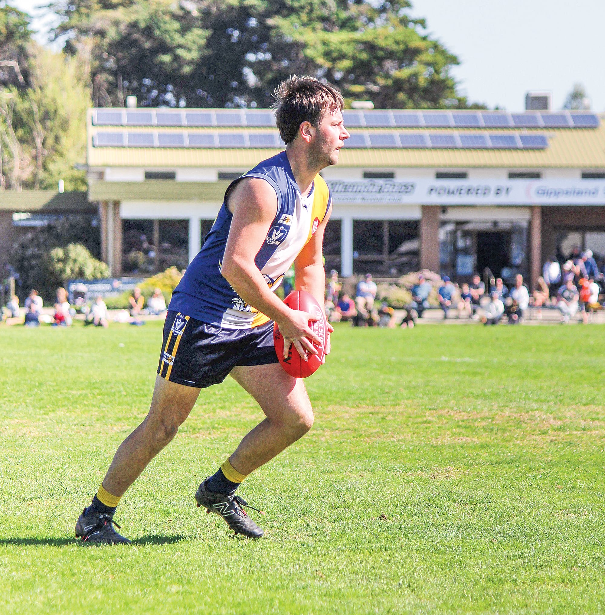 James Scott looks for an option upfield for IK’s reserves in their Semi Final on Sunday.