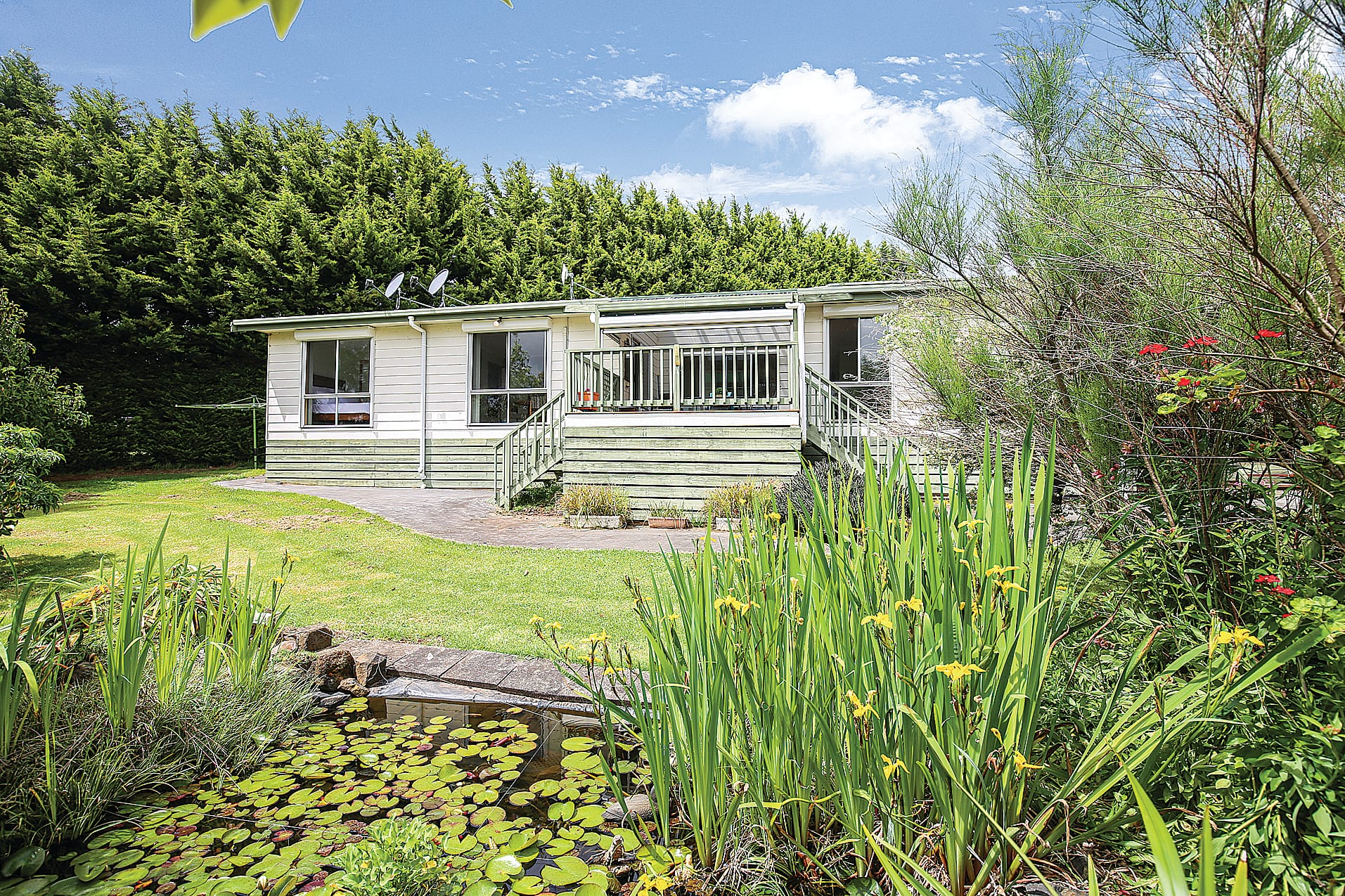 Lifestyle dream on two acres with stunning views… and a bonus!