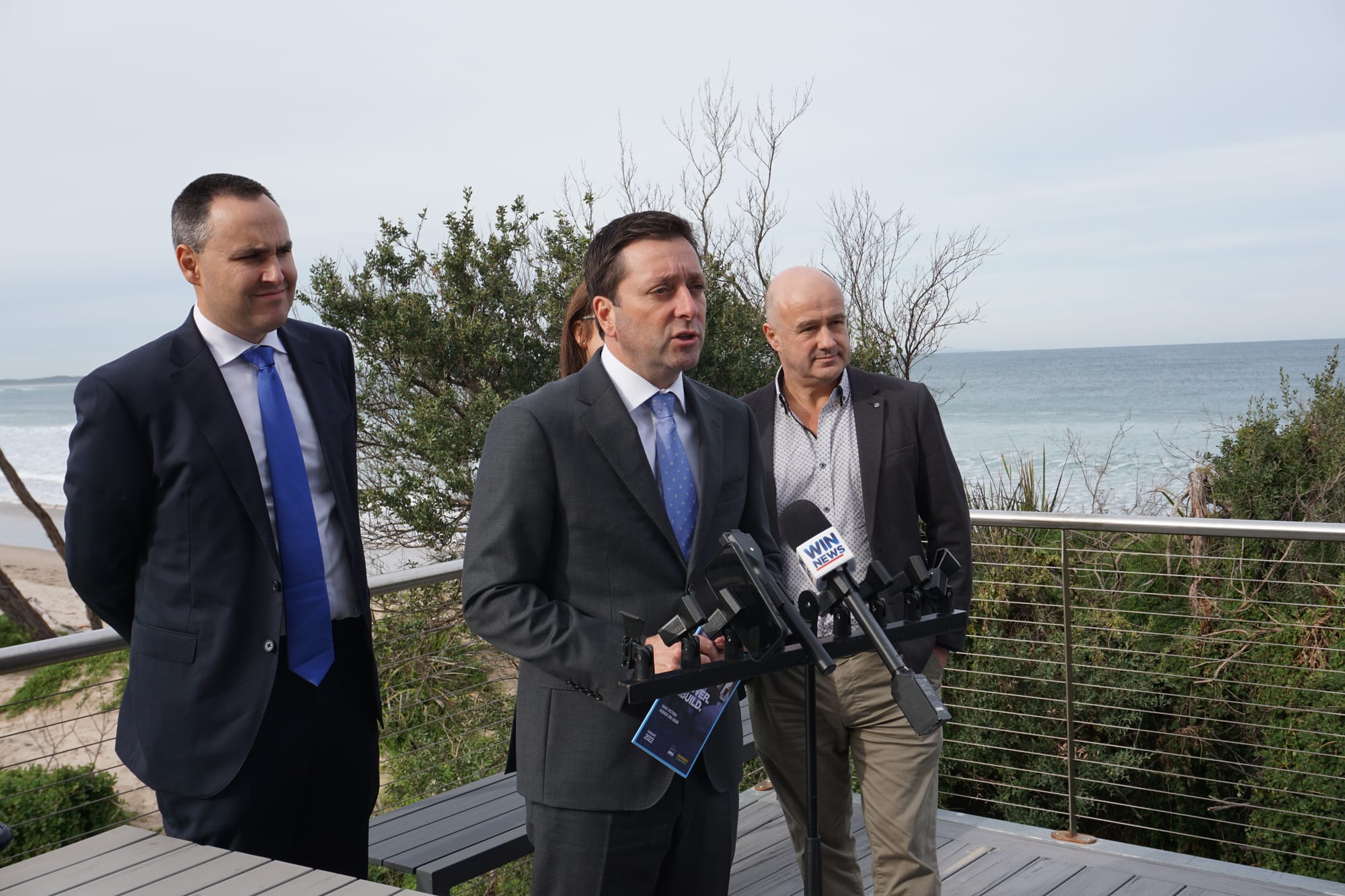 Election bid ramps up with opposition visit