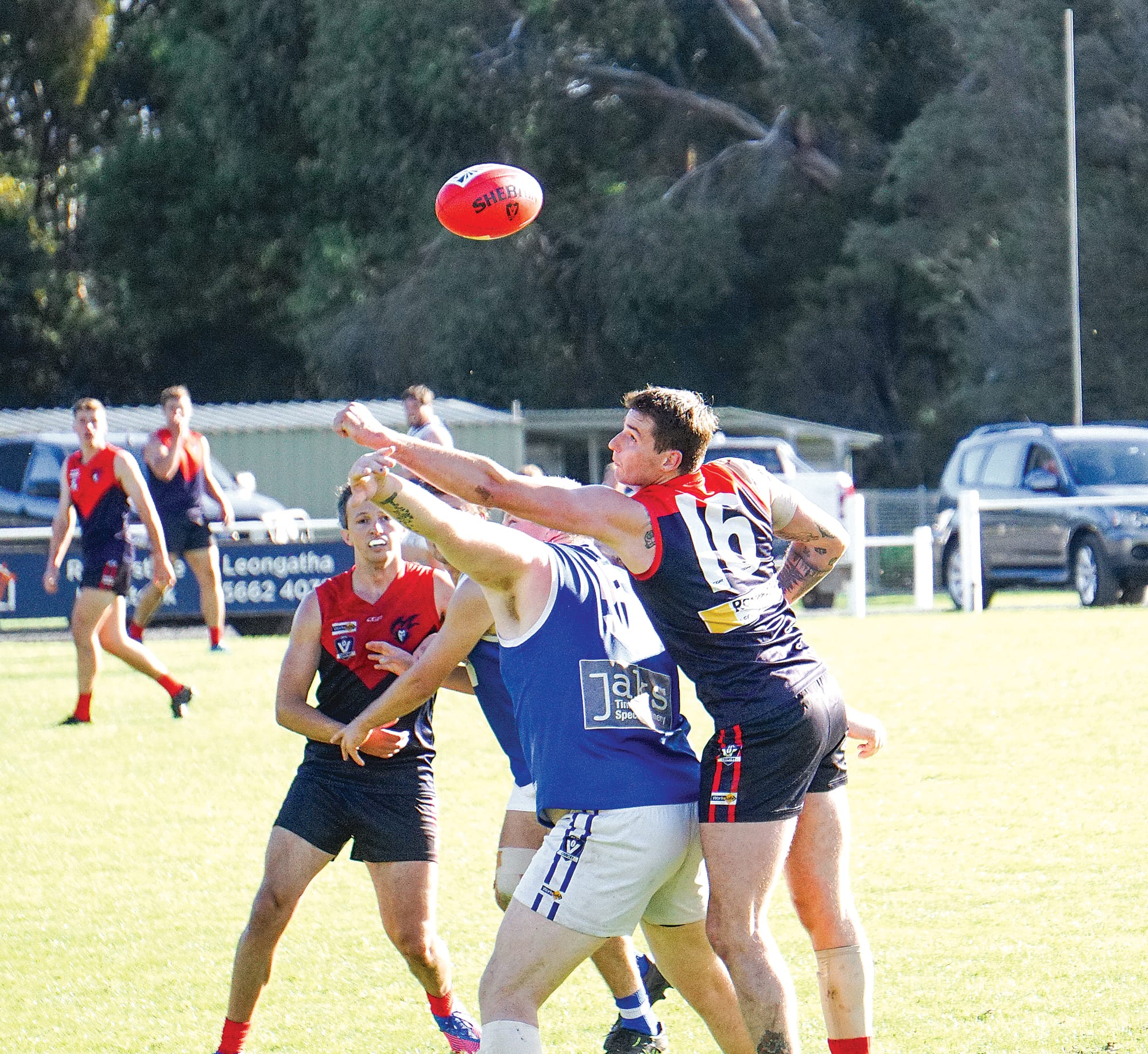 Kieran Bohn hits it out the pack. Ns31_1624