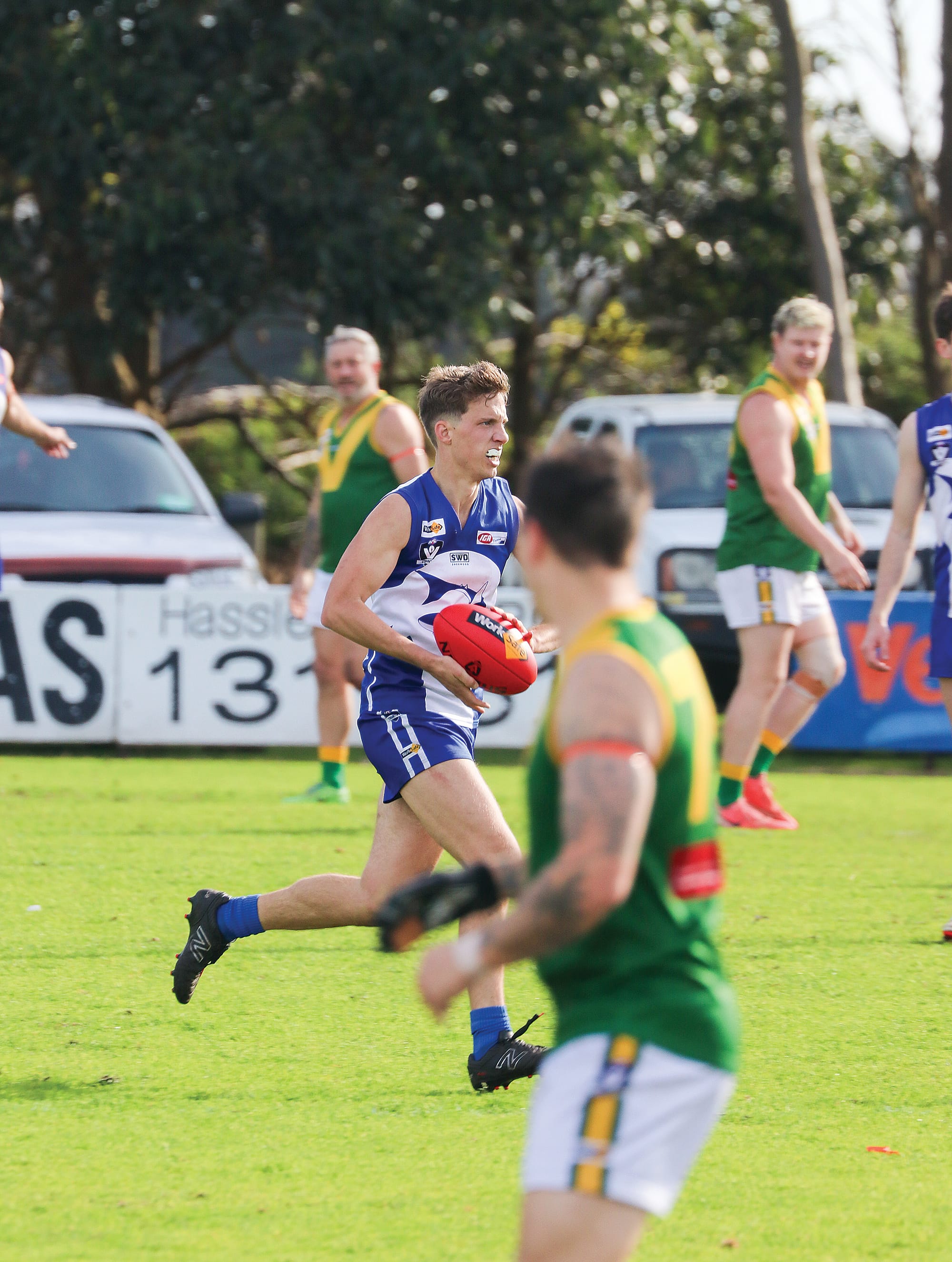 Lachie Jones applies good pressure against Hill End, resulting in a 76-point win. Z15_3424