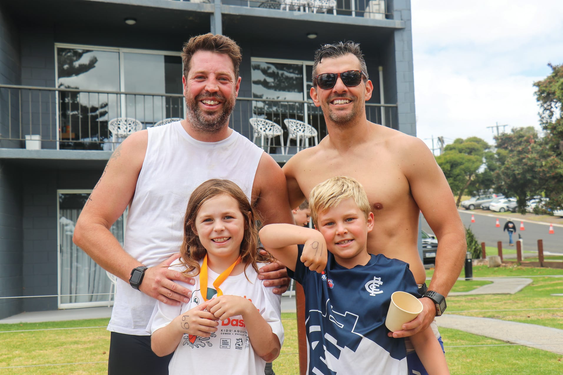 Tom Nisbet and Troy Knight took part in Saturday’s Cowes Classic with their children Harrison Nisbet and Matilda Knight participating in the Penguin Dash. Z32_1024