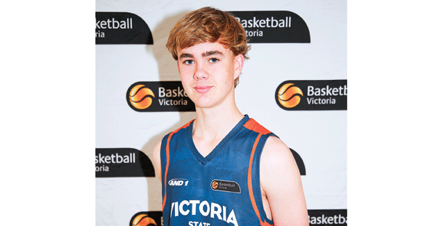 Victorian basketballers battling to get to national titles
