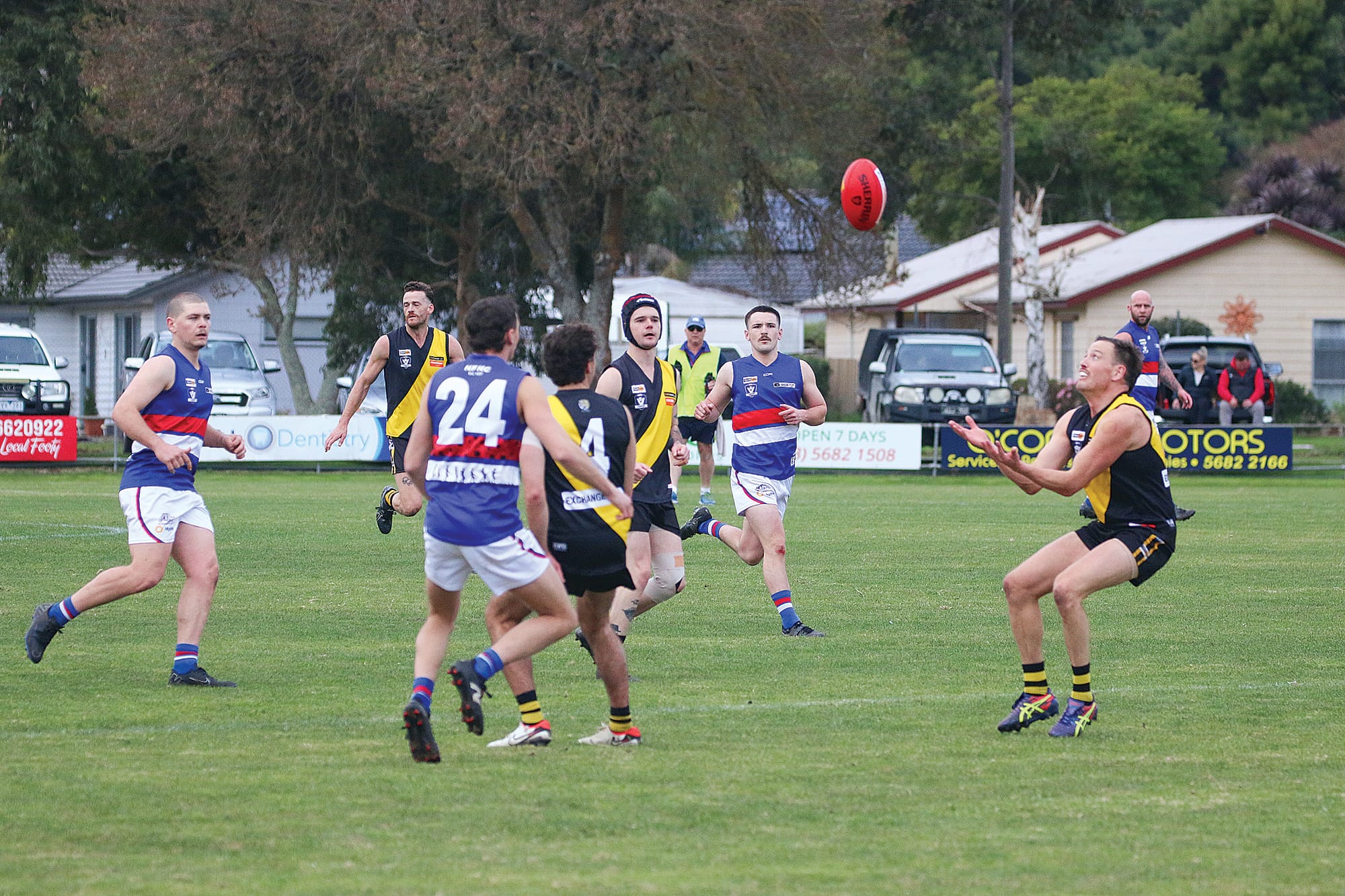 Todd Bastion is well positioned to take the mark. ob13_2624