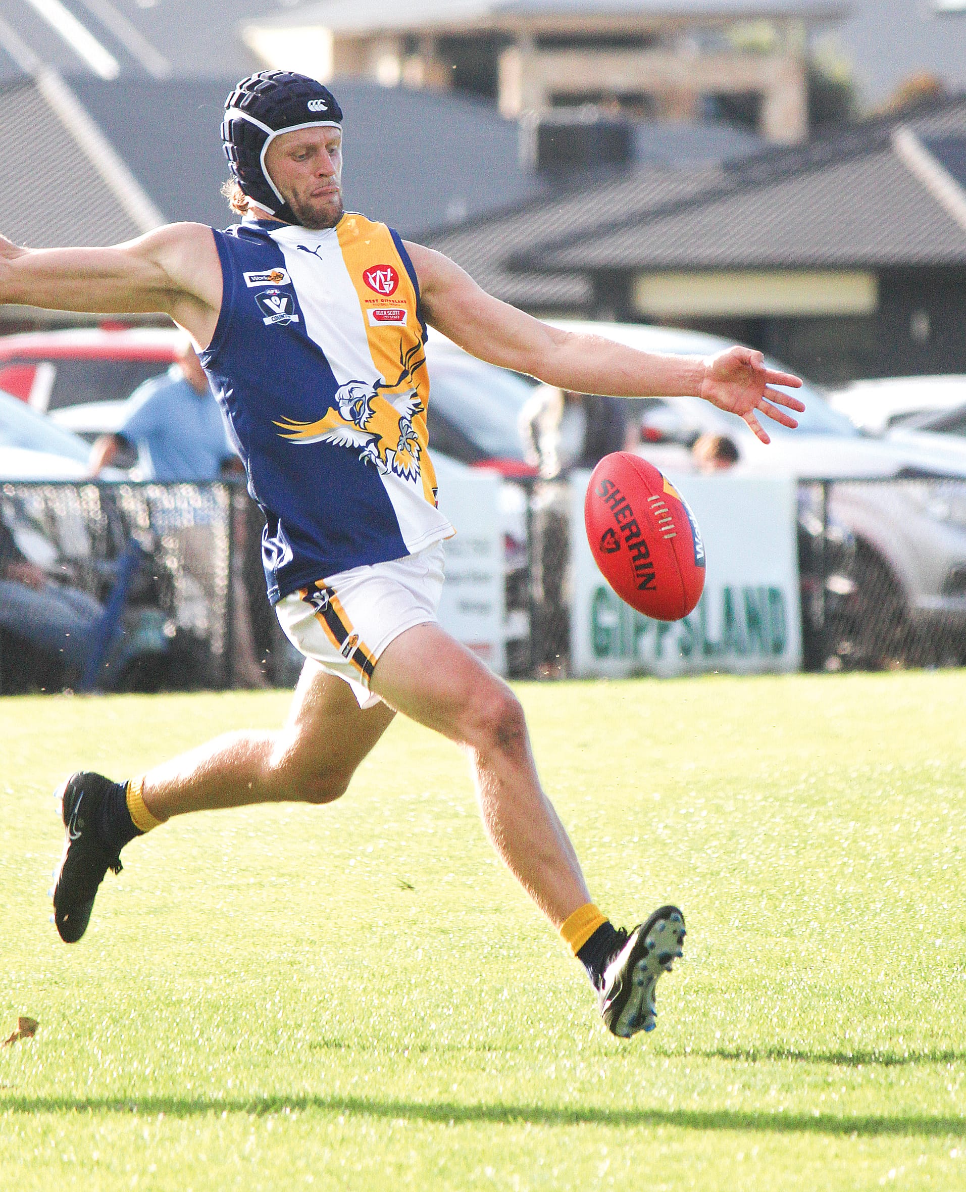 Will Hams loads up to launch another attack.