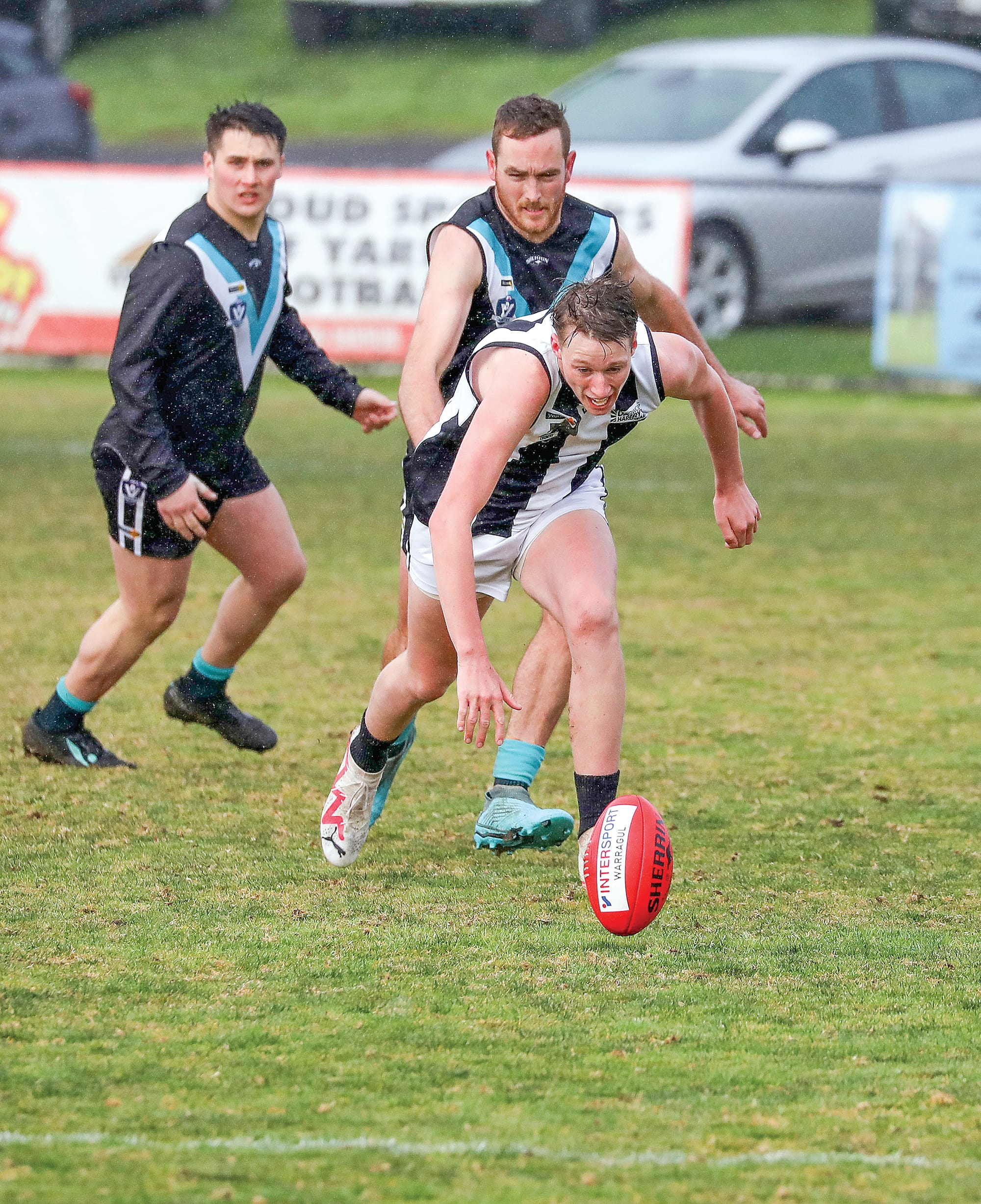 Magpies fly to keep finals chance alive