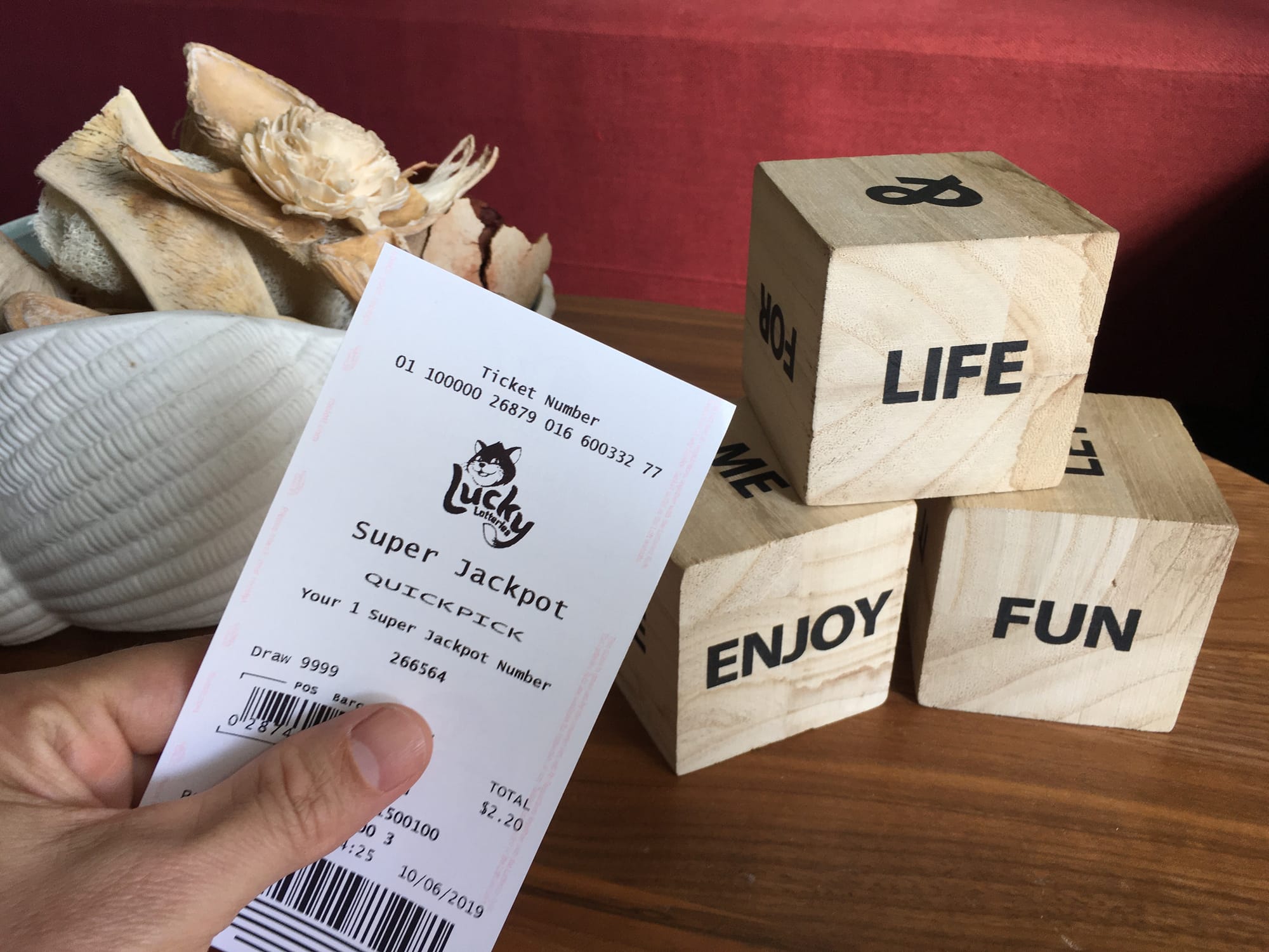 Toora man kicks off a winning weekend with $100,000 Lucky Lotteries discovery