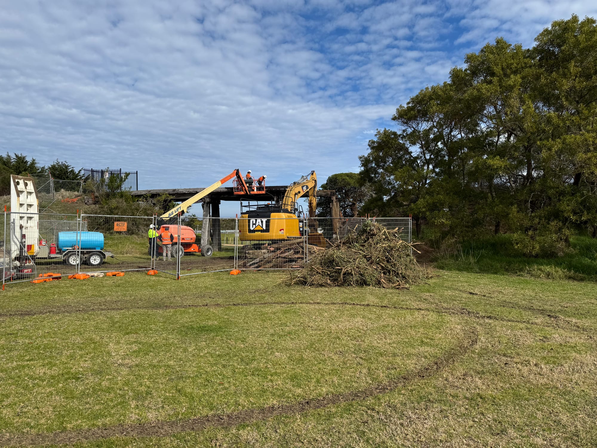 Thousands petition against council's decision to demolish the Kilcunda Viaduct Bridge
