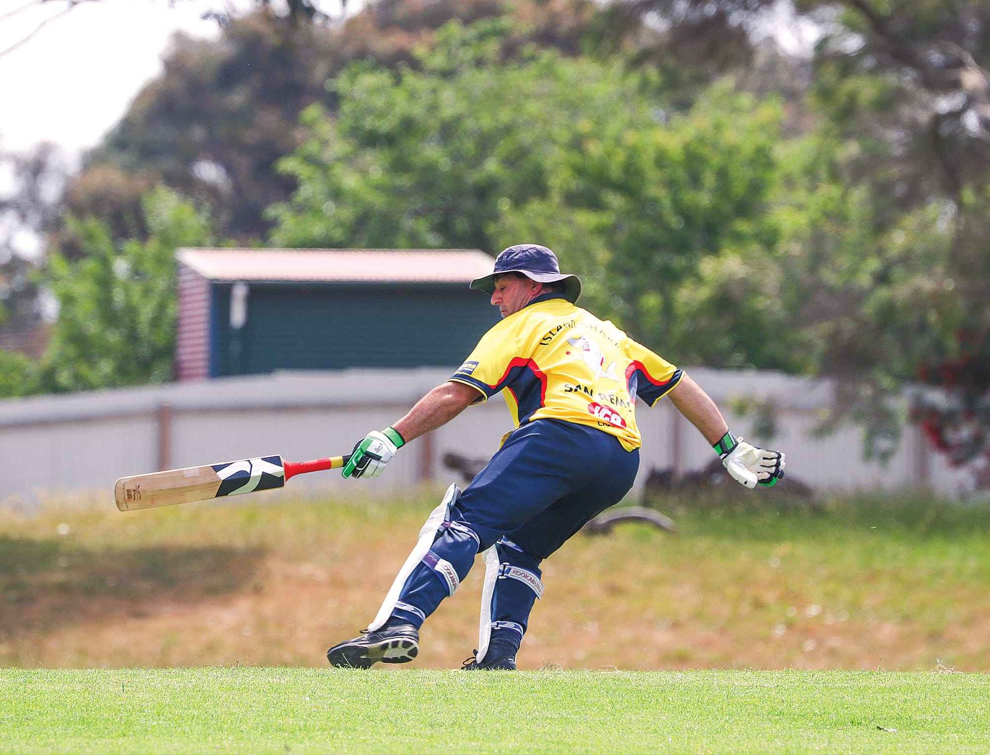 Peter Cleary remains unbeaten, contributing a solid 10* off 12 balls with a boundary. Z25_4724
