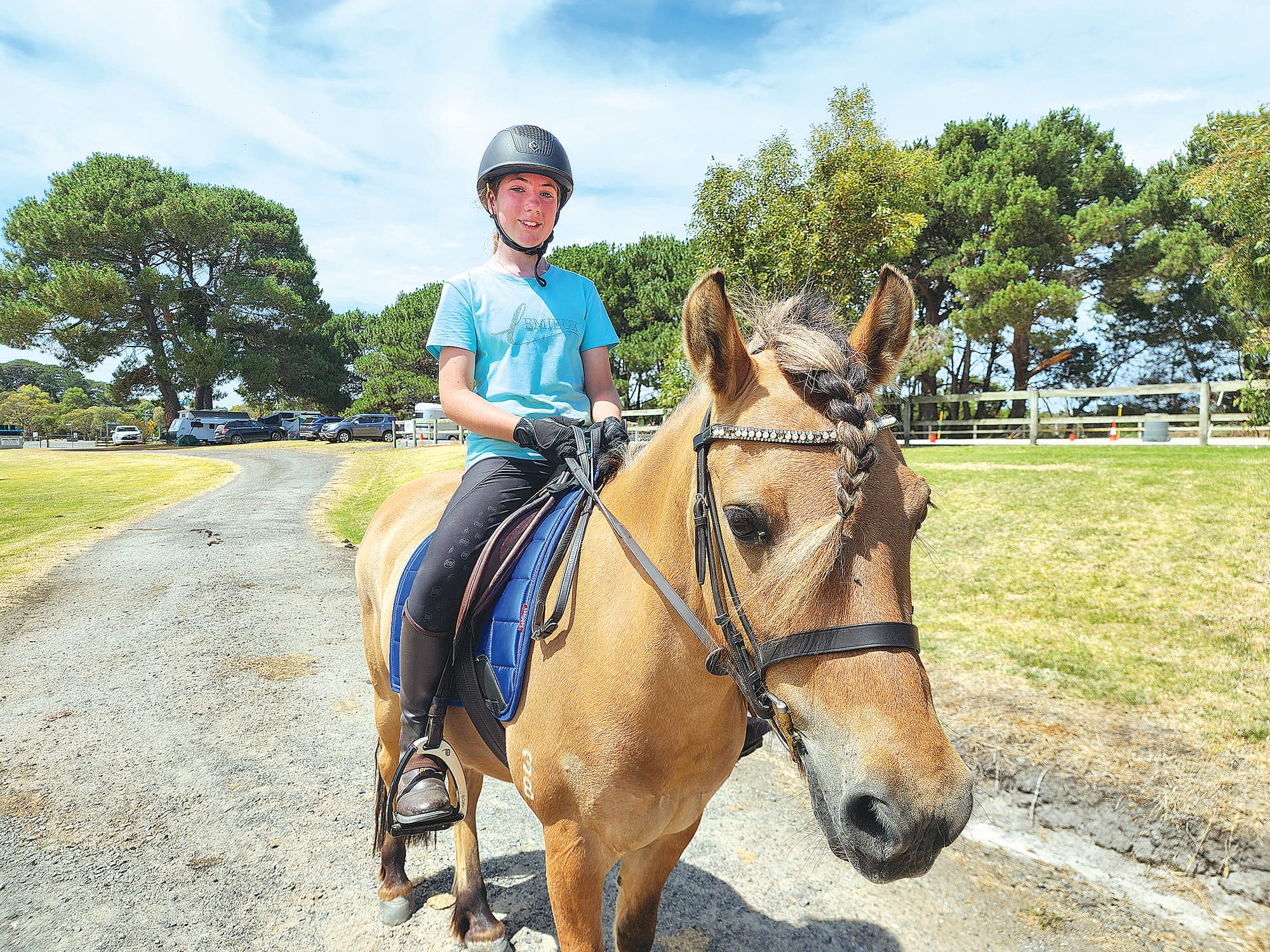 Grace of Wonthaggi’s favourite activity was the cross-country with Zeke. C03_0225