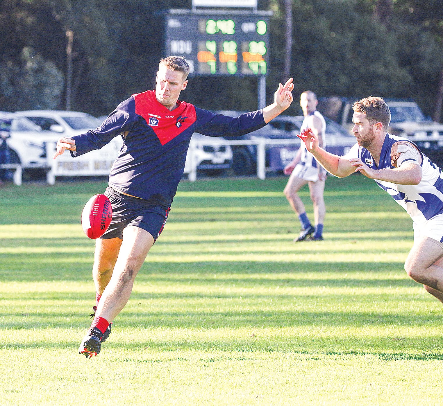Darren Sheen works the ball around MDU’s forward line.