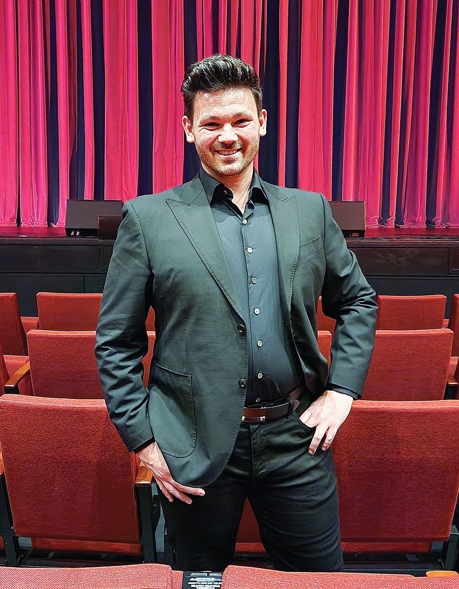 Wonthaggi local Tom joined the Ten Tenors for their latest Australian Tour.