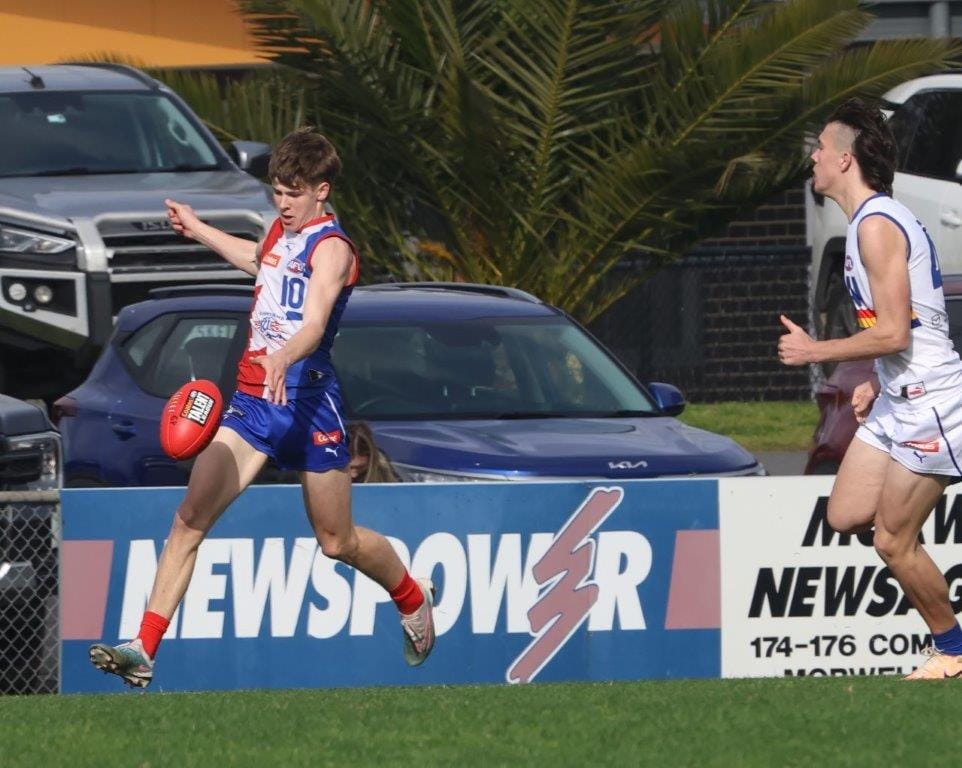 Gippsland Power's Max Donohue on the run against Eastern Rangers.