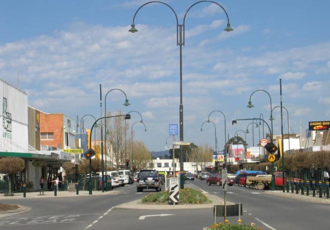 Traralgon fast food venues linked to new COVID positive