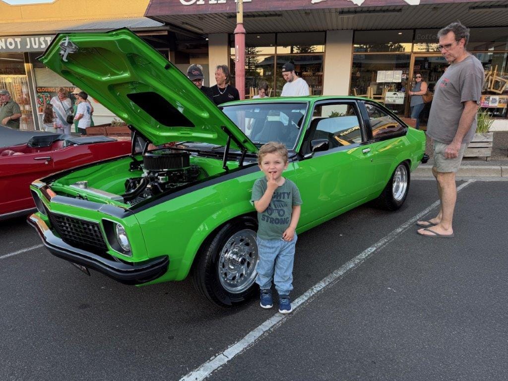 Classic cars set up huge holiday weekend at Phillip Island