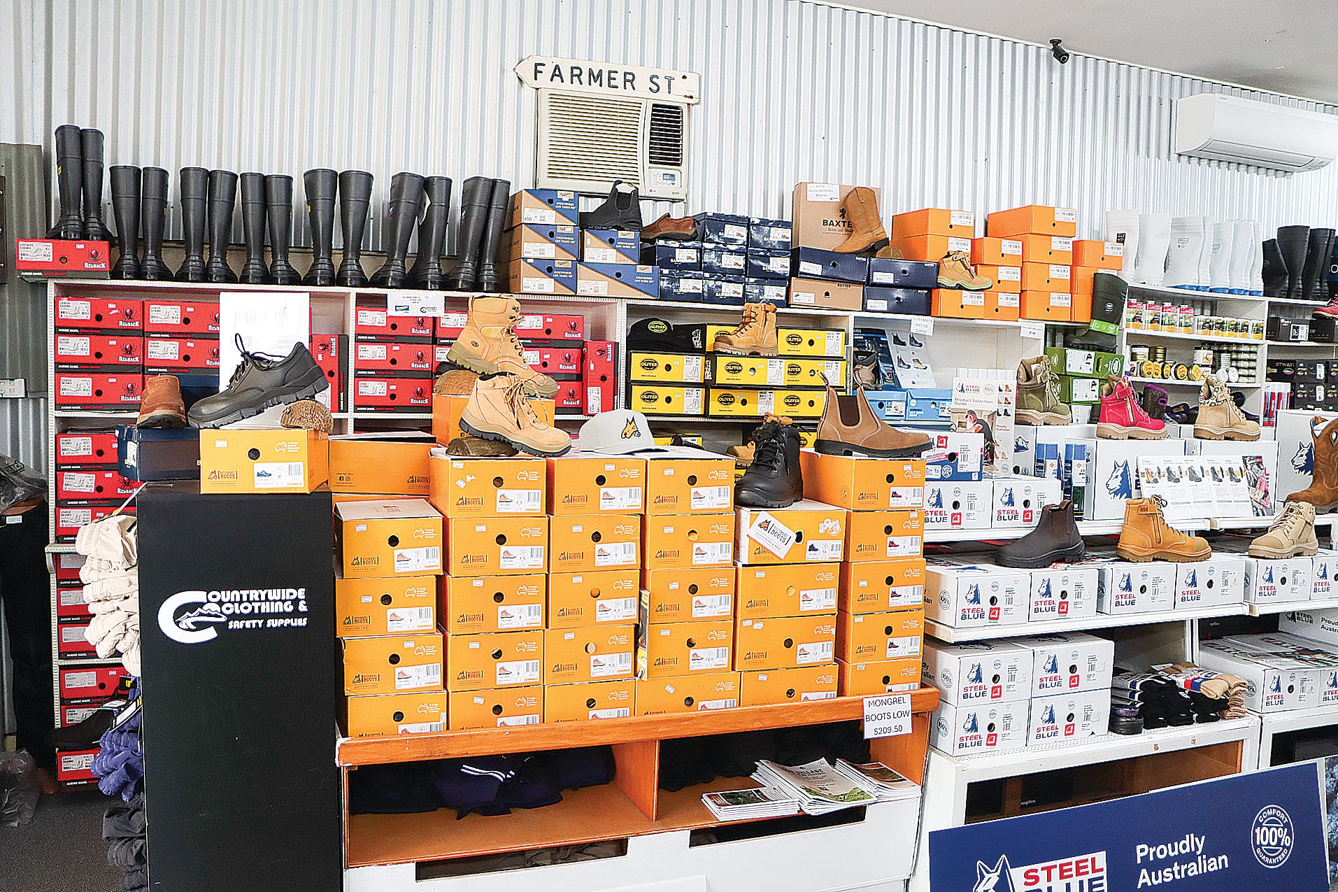 Countrywide Clothing & Safety Supplies have a great range. A21_1625