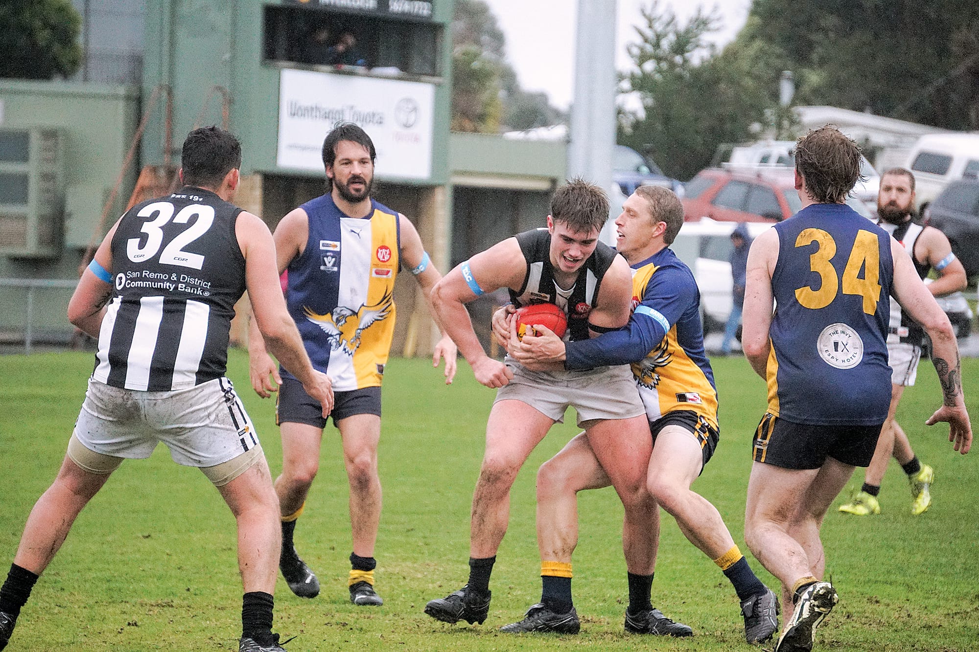 Dalyston tries hard to keep possession. Ns03_3024