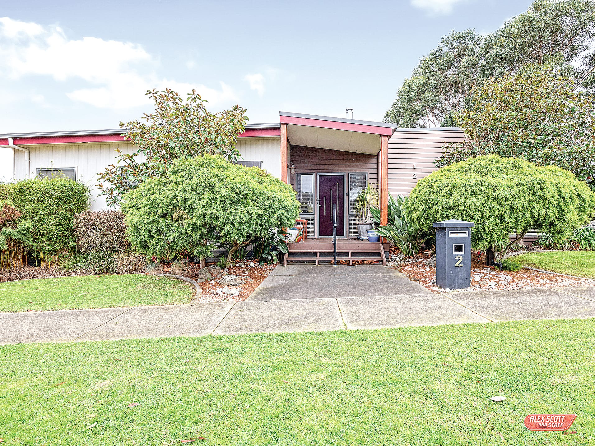 Close to park lands and schools