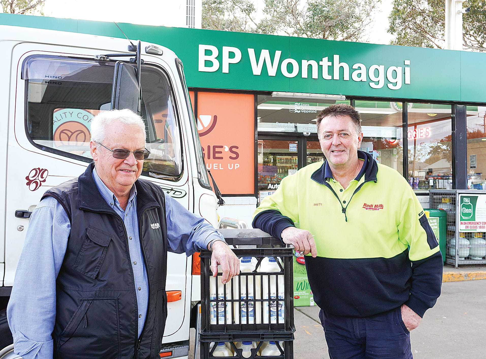 BP Evan’s site in Wonthaggi is proud to be stocking Saputo products including Devondale, thanks to Redi Milk’s Brett Moore and Gary Beardsley. Ns032922