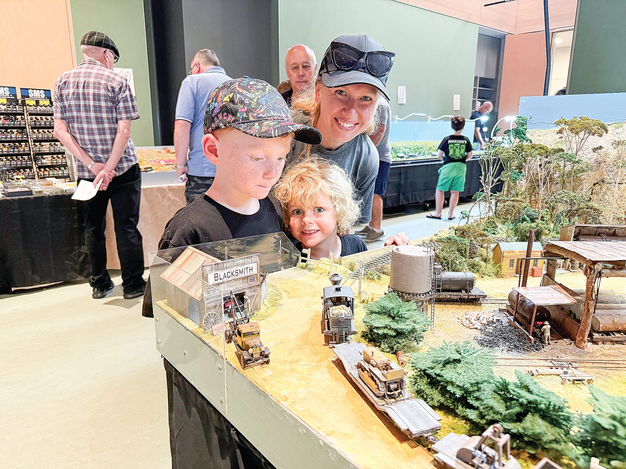Model trains try new stop at Berninneit