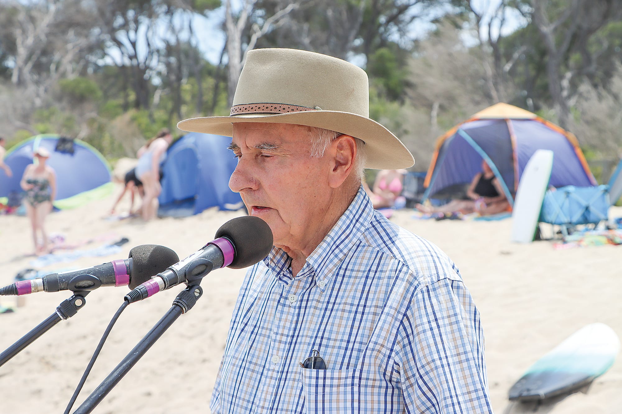 Alan Brown speaks at the Inverloch rally. A06_0125
