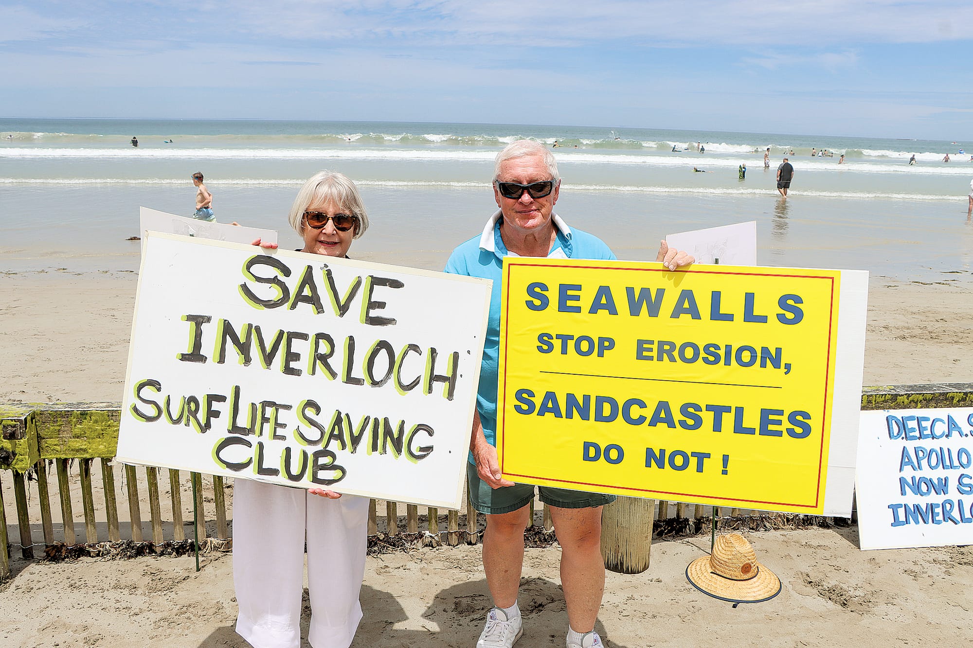 Gaynor Cross and Kevin Griffin make their point in Inverloch. A02_0125