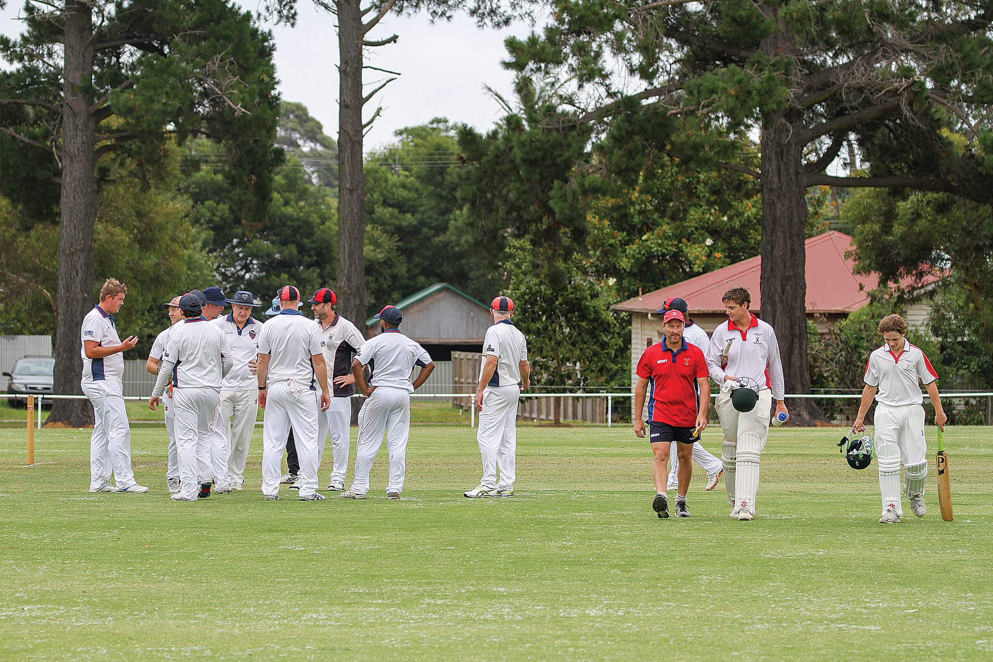 Glen Alvie and Meeniyan break for lunch in Leongatha & District Cricket. B38_0625
