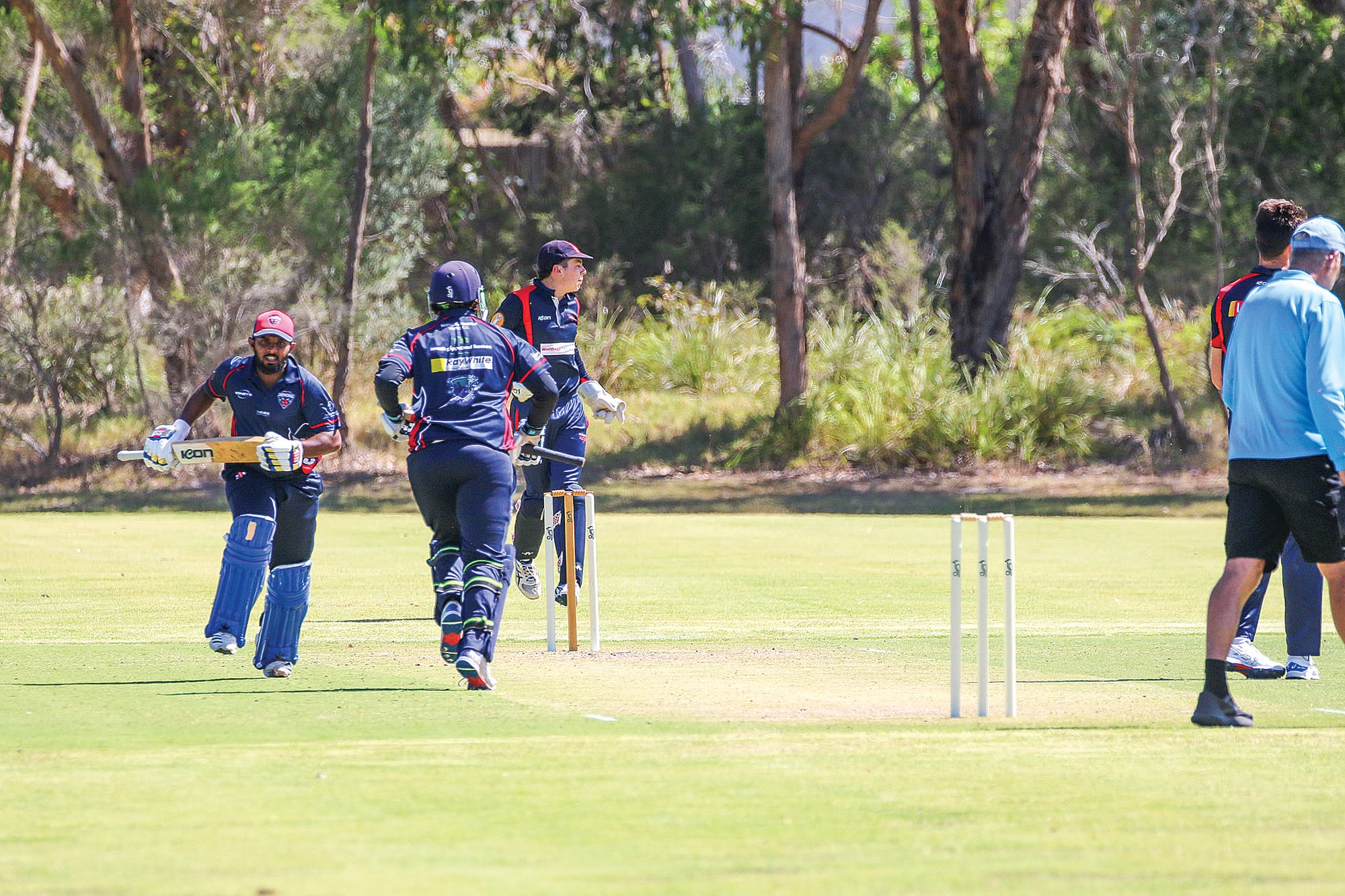 Sembakuttige Lakshan and Mitch McGrath make a few more runs for MDU. ob24_0325