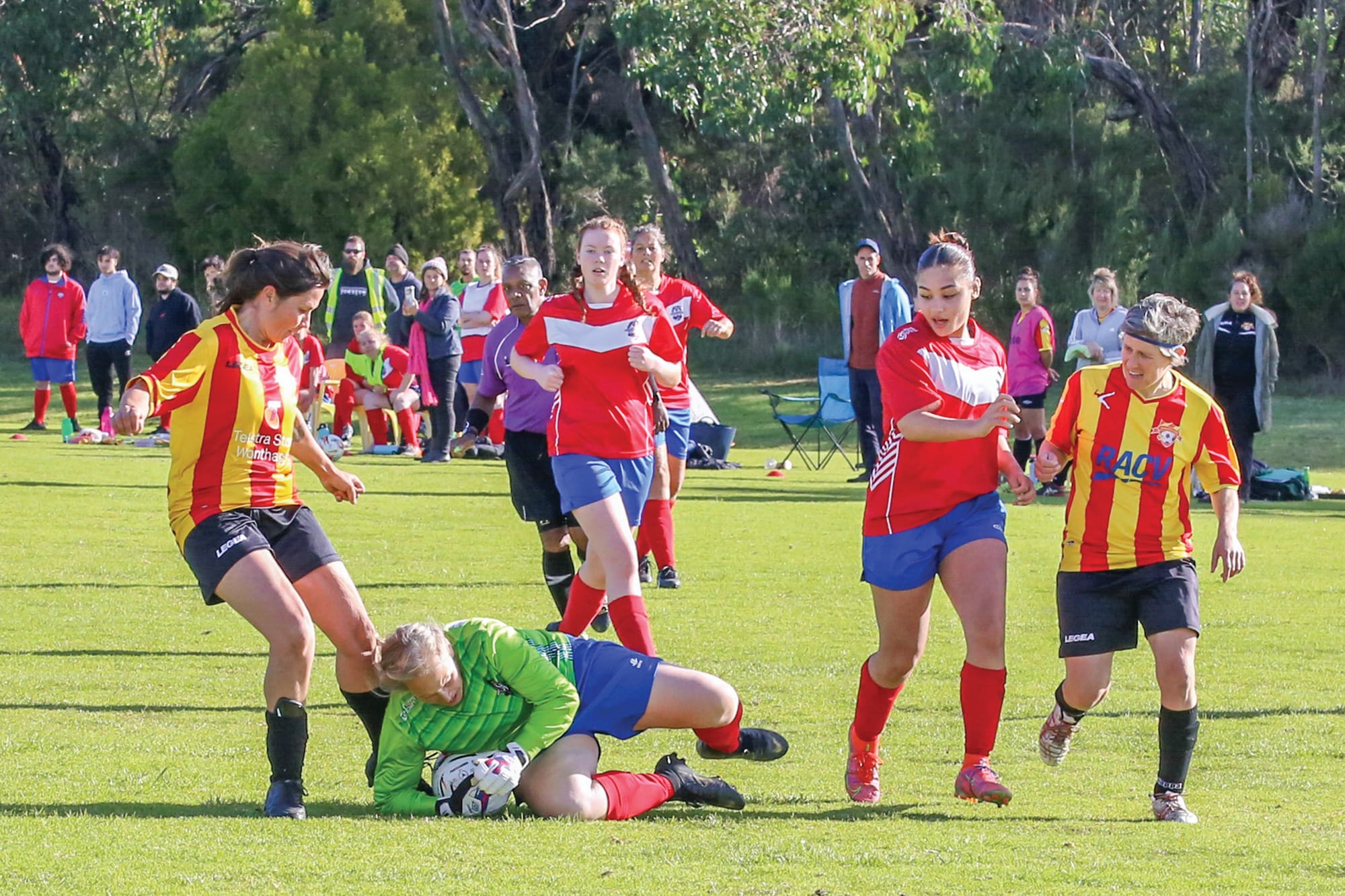 With only minutes to go Inverloch managed to sneak the ball into the net to finish the game with a draw against the Wonthaggi Women’s team. 