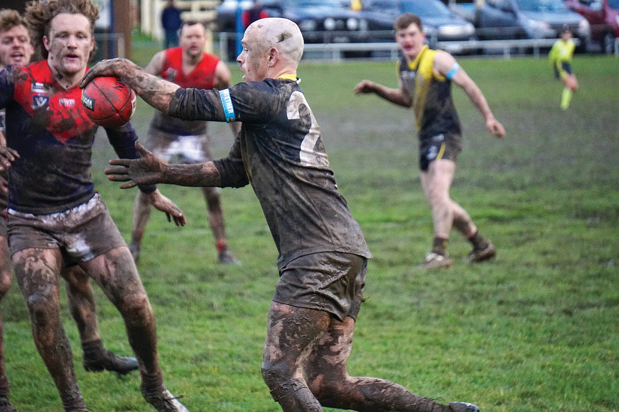 Turner battles against Boolara. Ns29_3024
