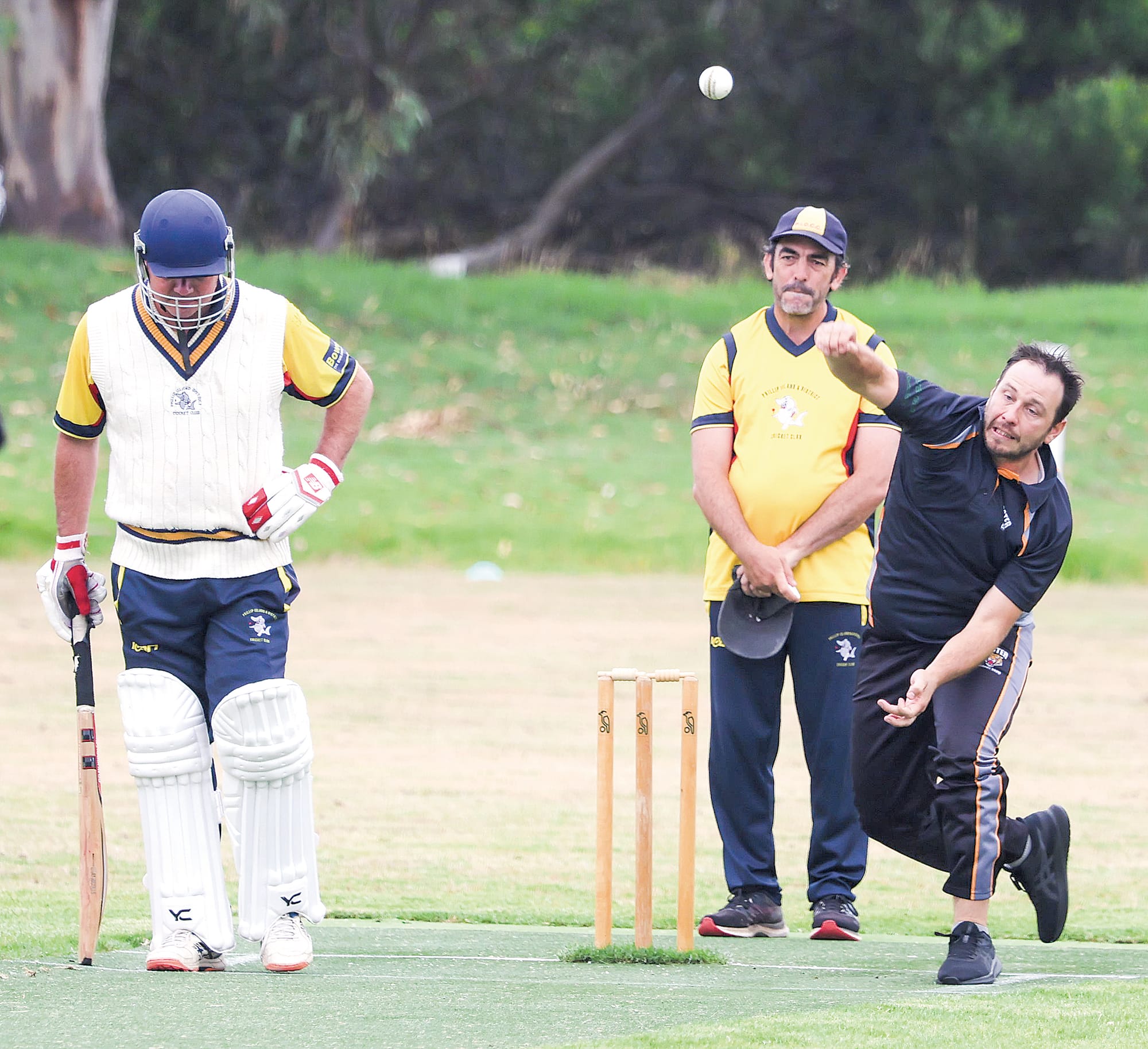 Foster bowler Jarryd Guganovic couldn’t make any headway against the strong Phillip Island batting in B2 at Rhyll on Saturday, finishing with 0/49 off 8 overs.